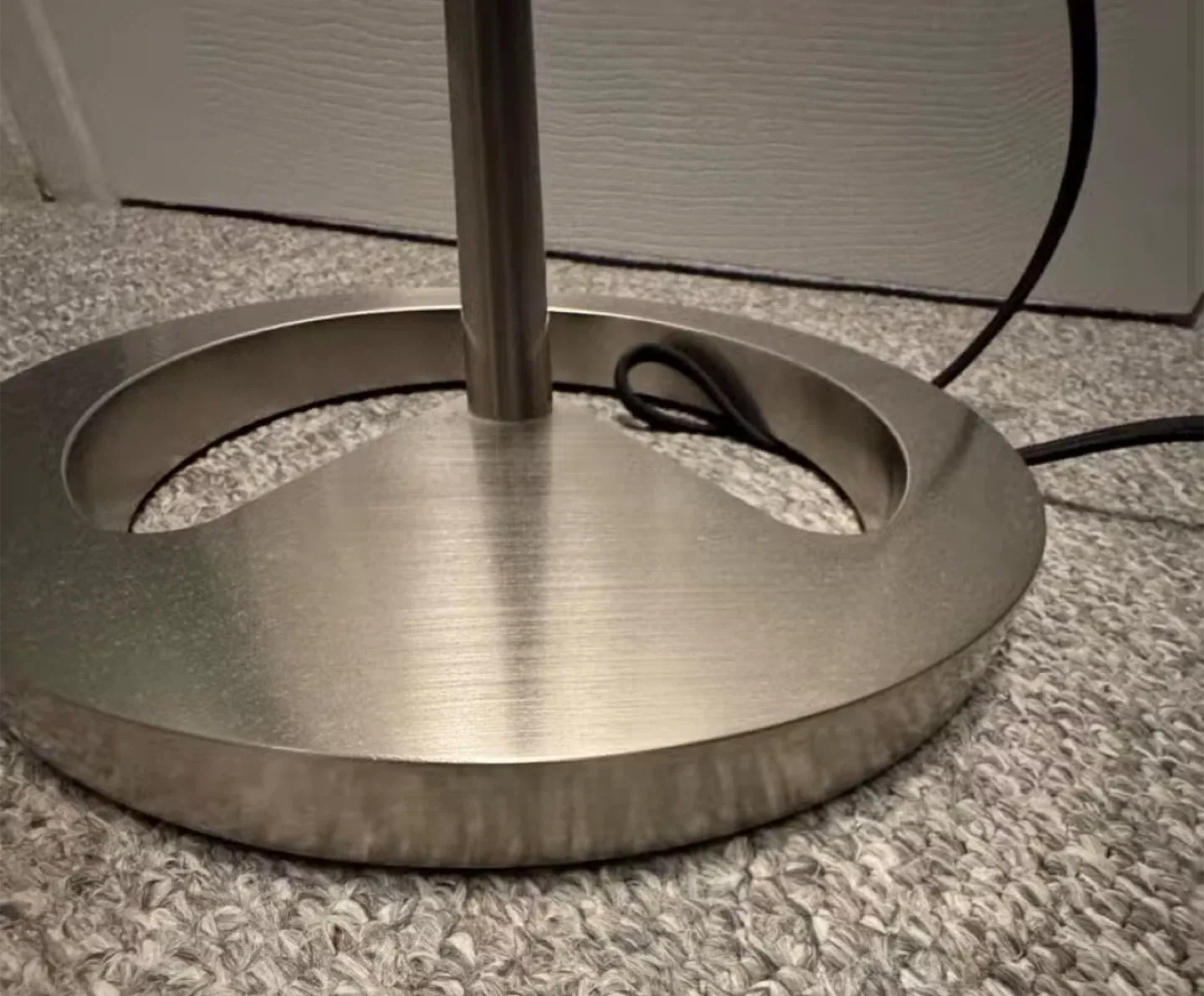 Black Floor Lamp image indicator(4)