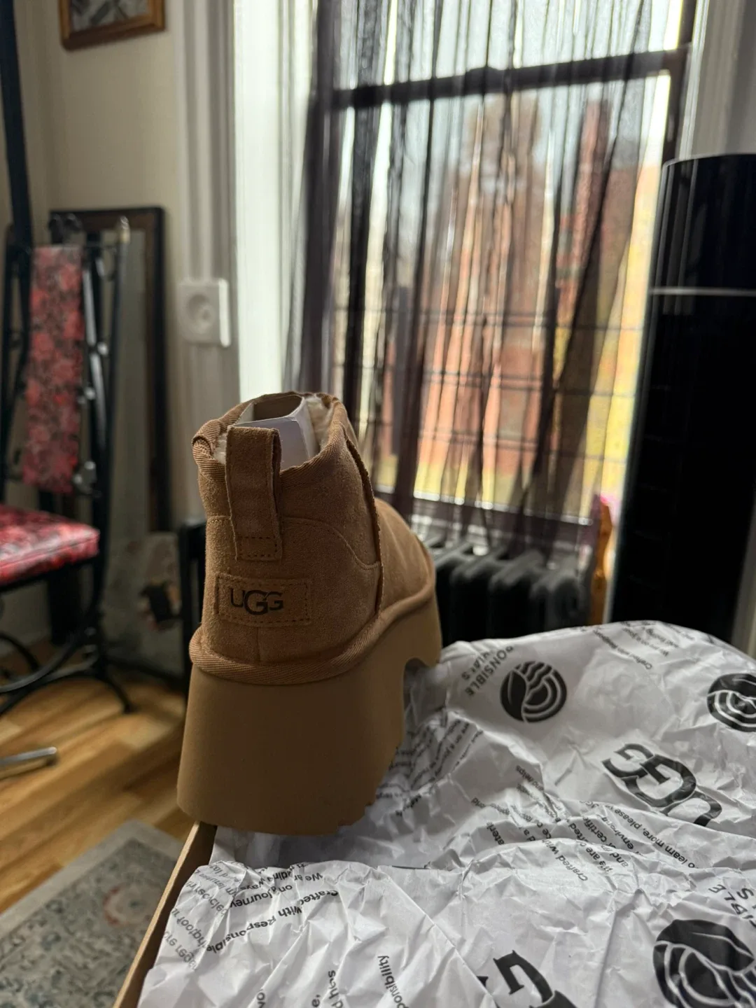 UGG Women's Classic Ultra Mini Platform Boot, Size 7