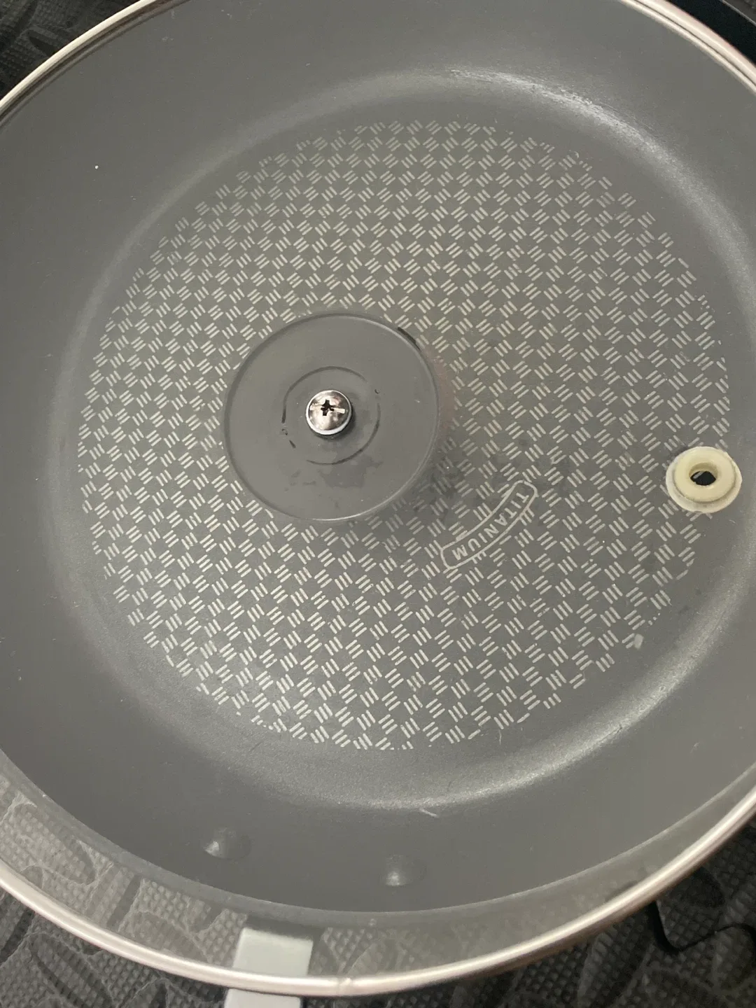 10.5 inches T-fal Titanium Nonstick Fry Pan image indicator(2)