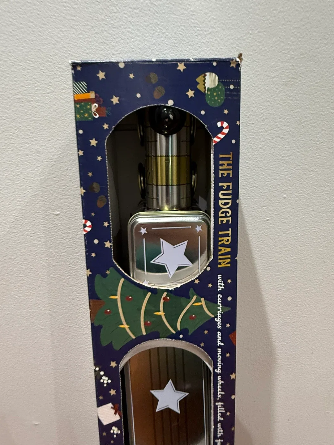 Christmas Train with carriages image indicator(10)