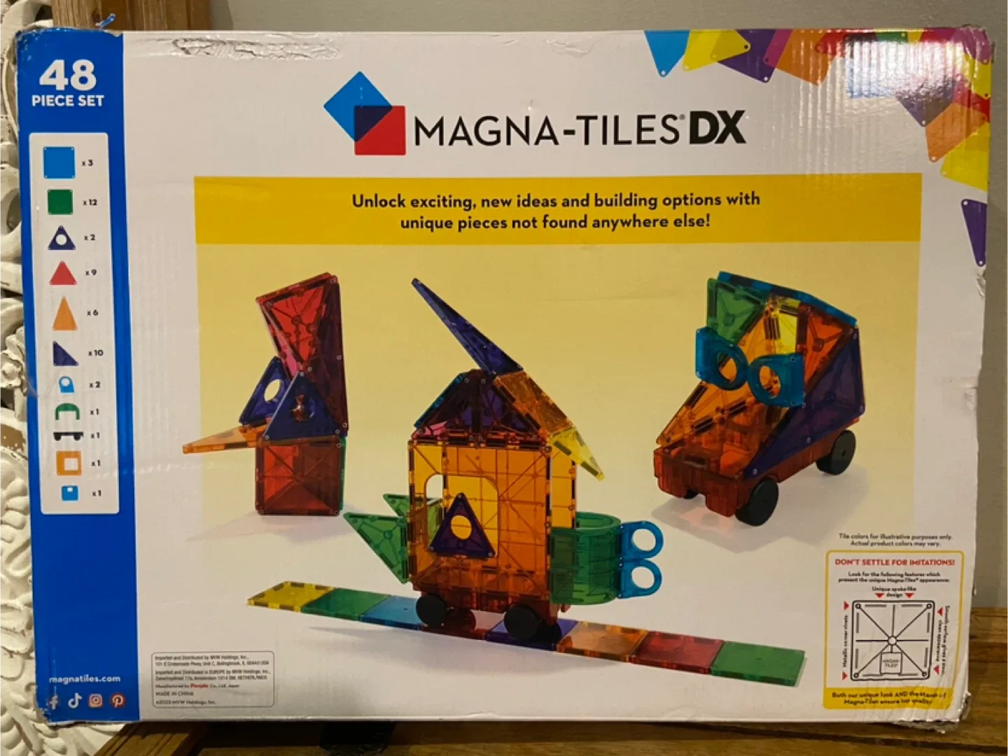 Magna-Tiles 41-Piece Clear Colors Deluxe Set image indicator(5)
