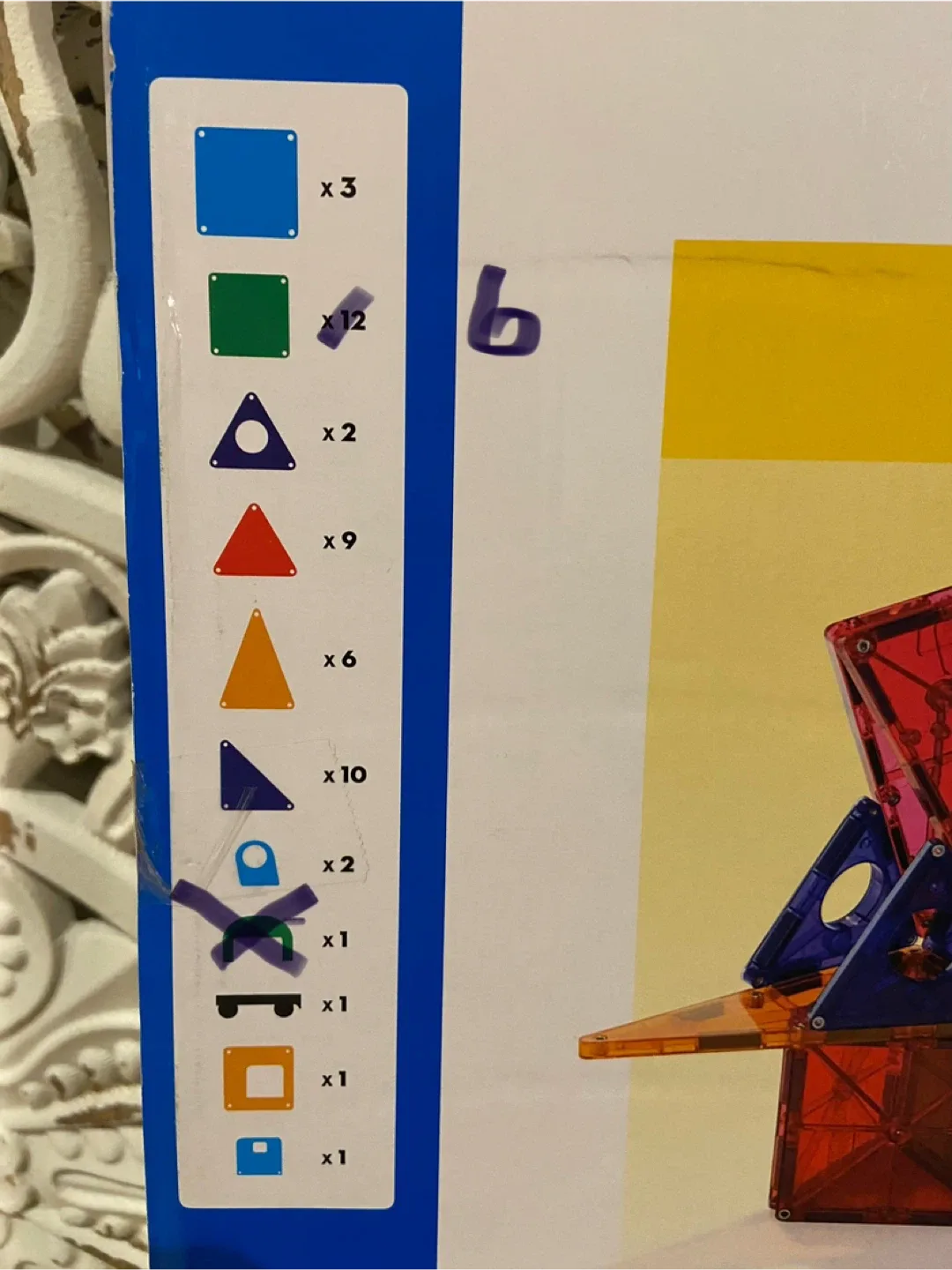 Magna-Tiles 41-Piece Clear Colors Deluxe Set image indicator(2)