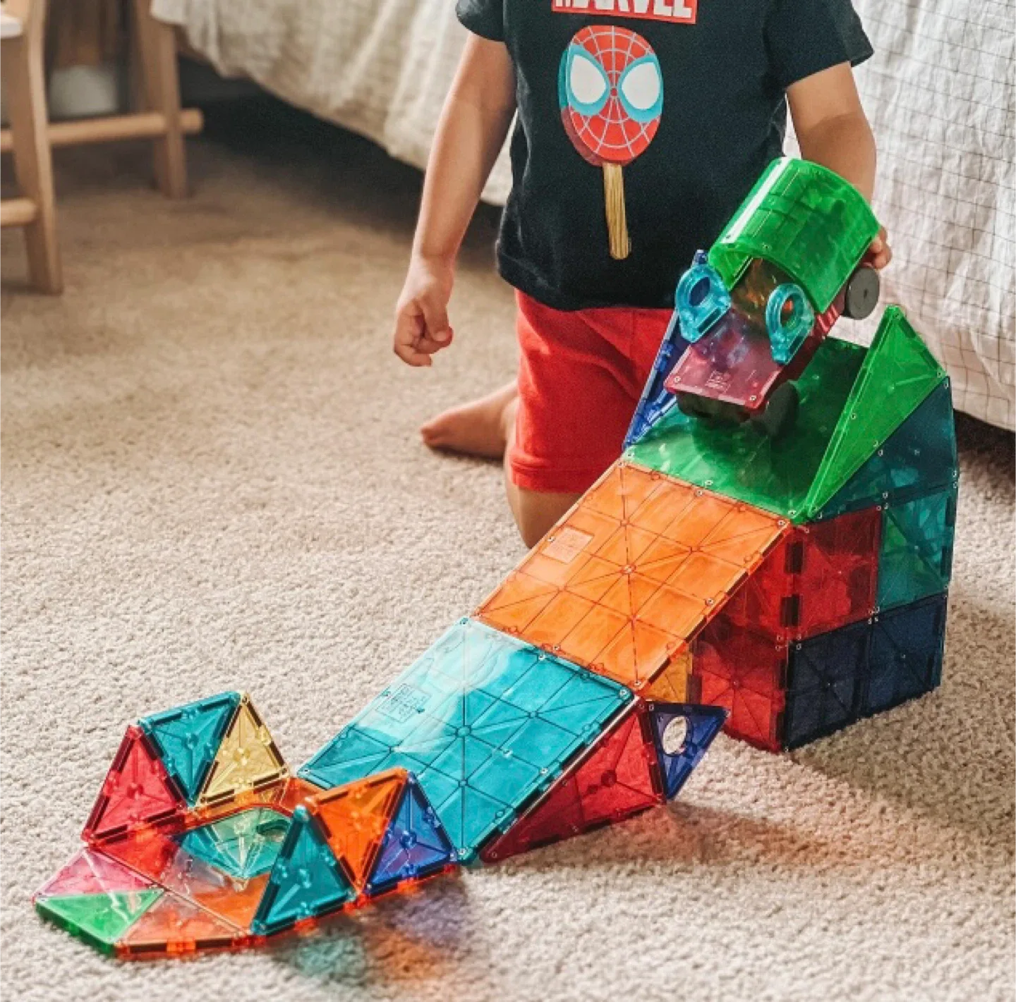 Magna-Tiles 41-Piece Clear Colors Deluxe Set image indicator(4)