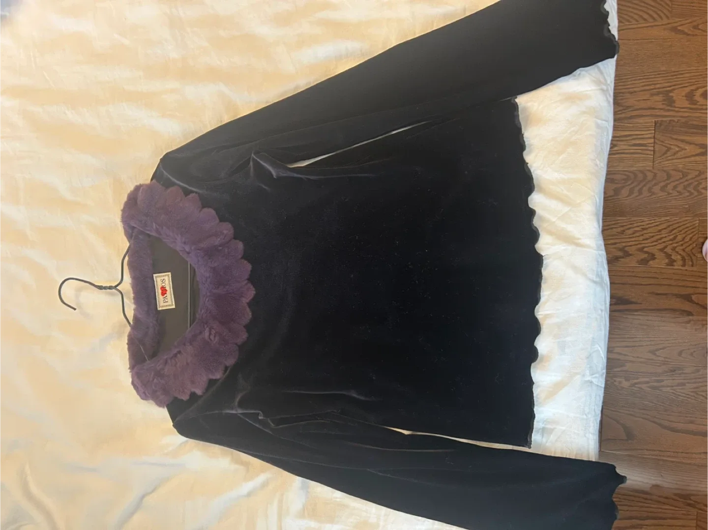 Black Velvet Top with Purple Faux Fur Collar image indicator(3)