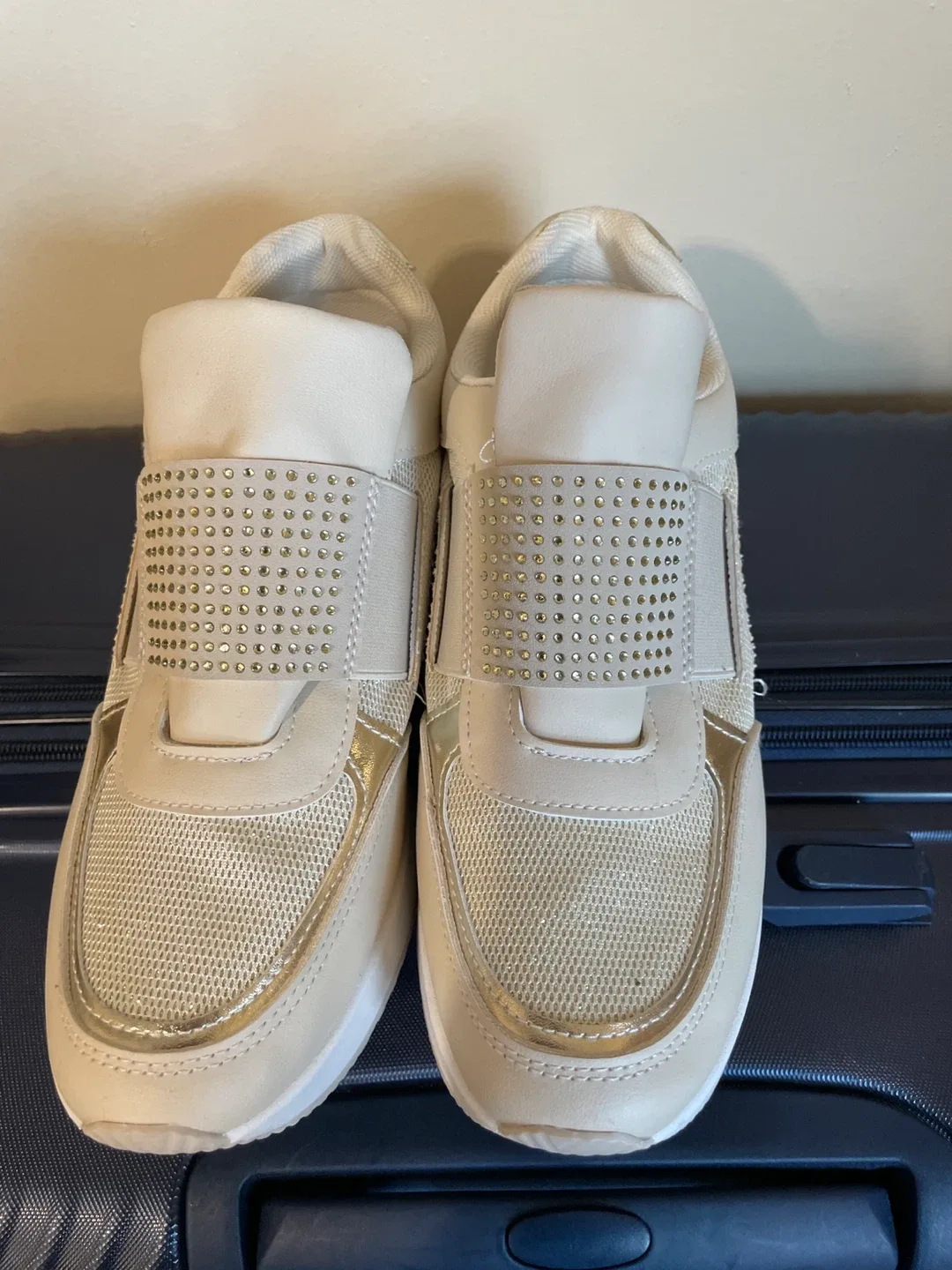 Isabac Beige & Gold Sneakers - Size 8