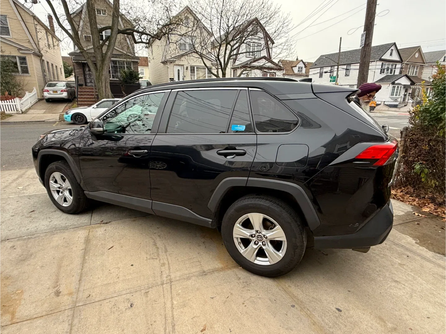 Black Toyota RAV4 SLE 2019 MODEL image indicator(3)