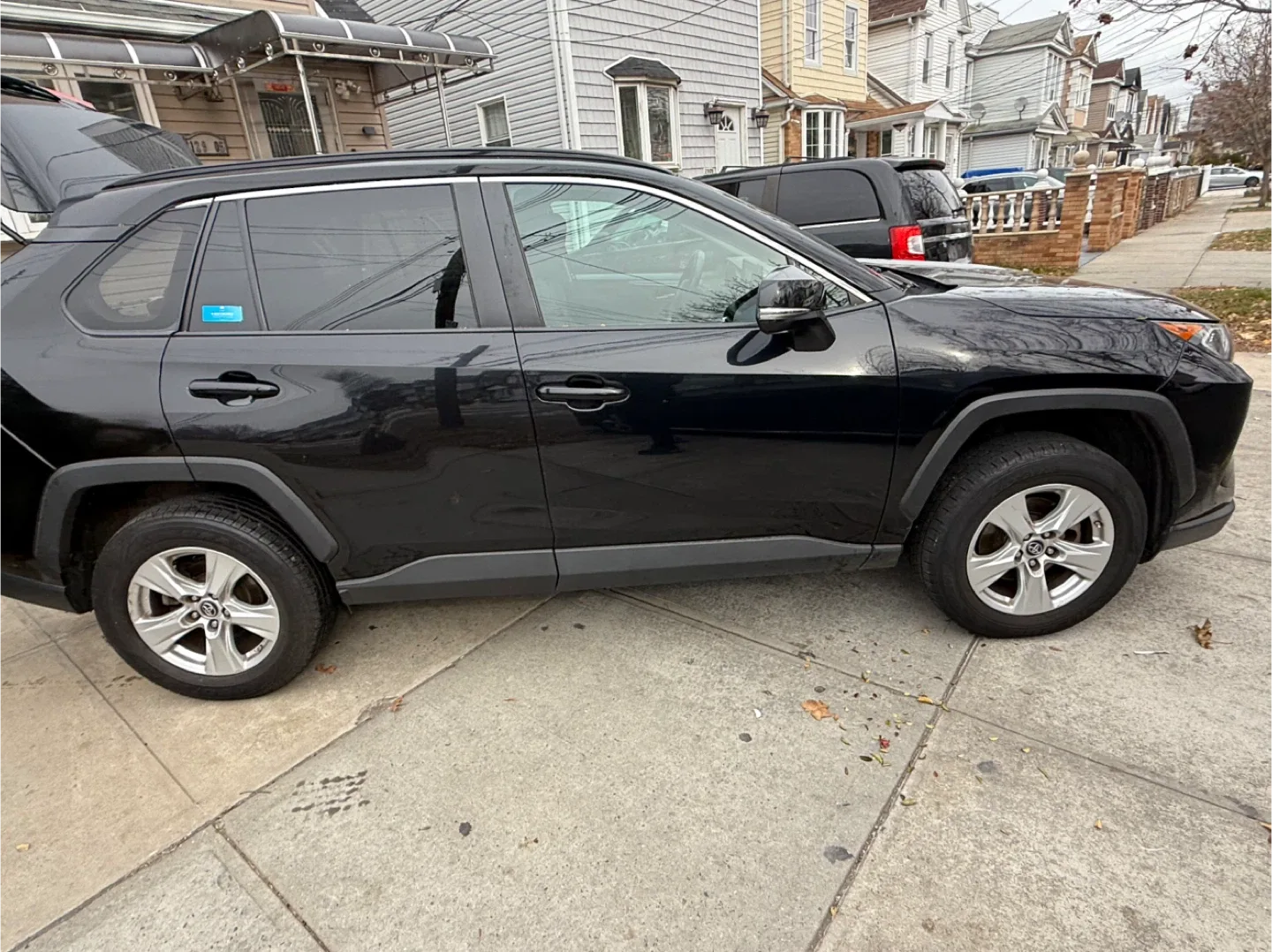 Black Toyota RAV4 SLE 2019 MODEL image indicator(2)