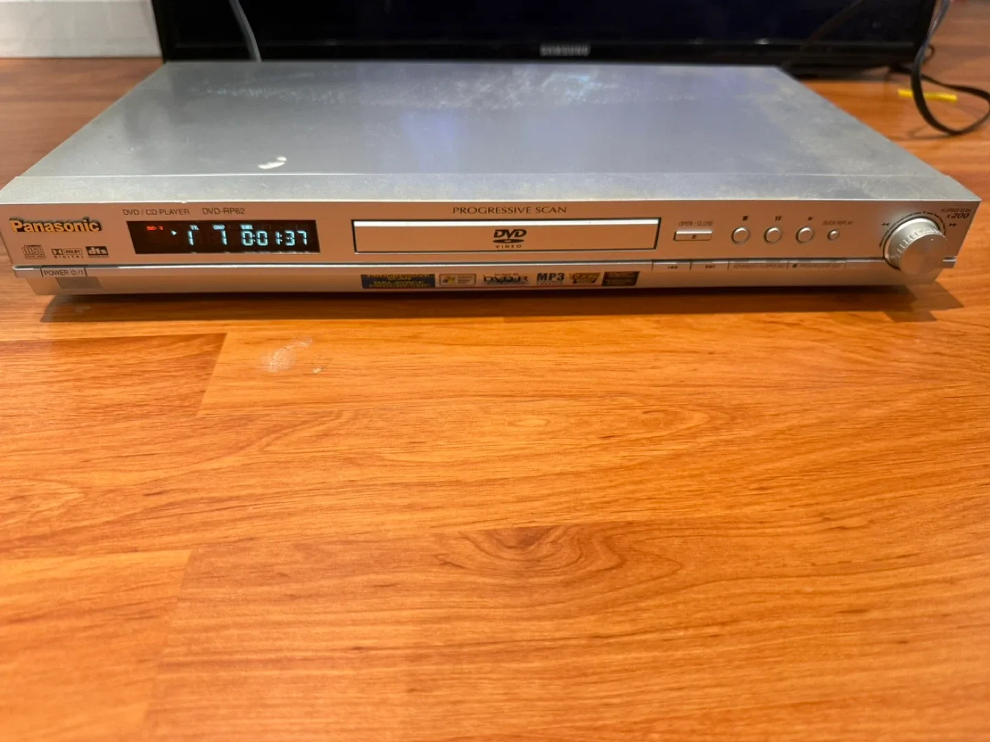 Panasonic DVD-RP62 DVD/CD Player