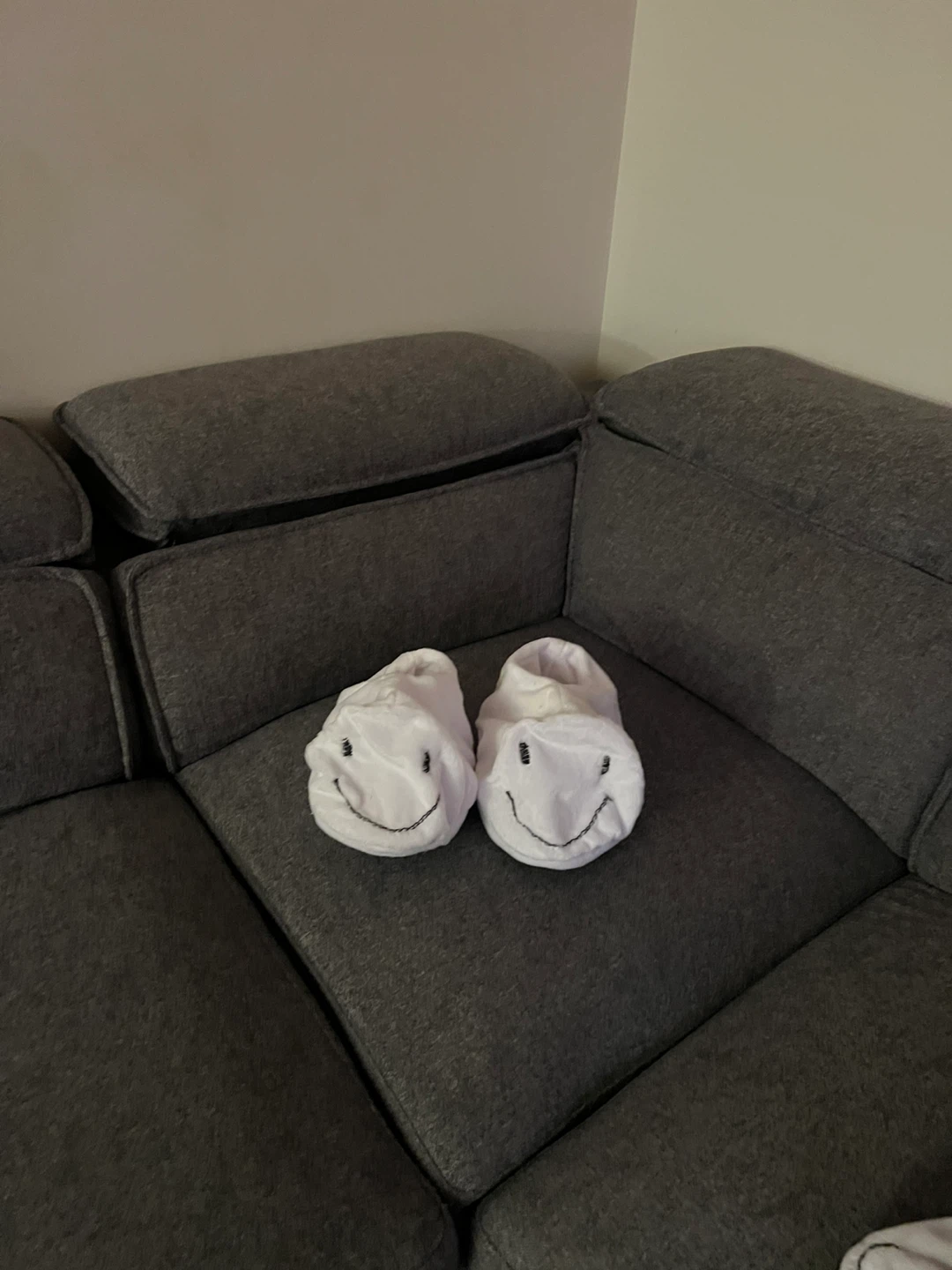 Smiley Face Slippers - Cozy & Cute!