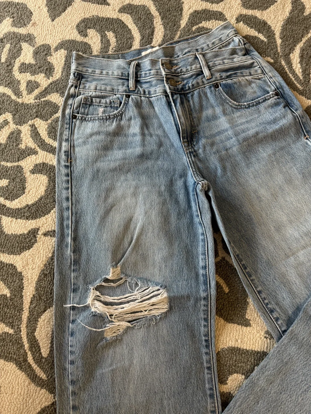 Hidden Los Angeles Distressed Jeans, Size 27 image indicator(2)