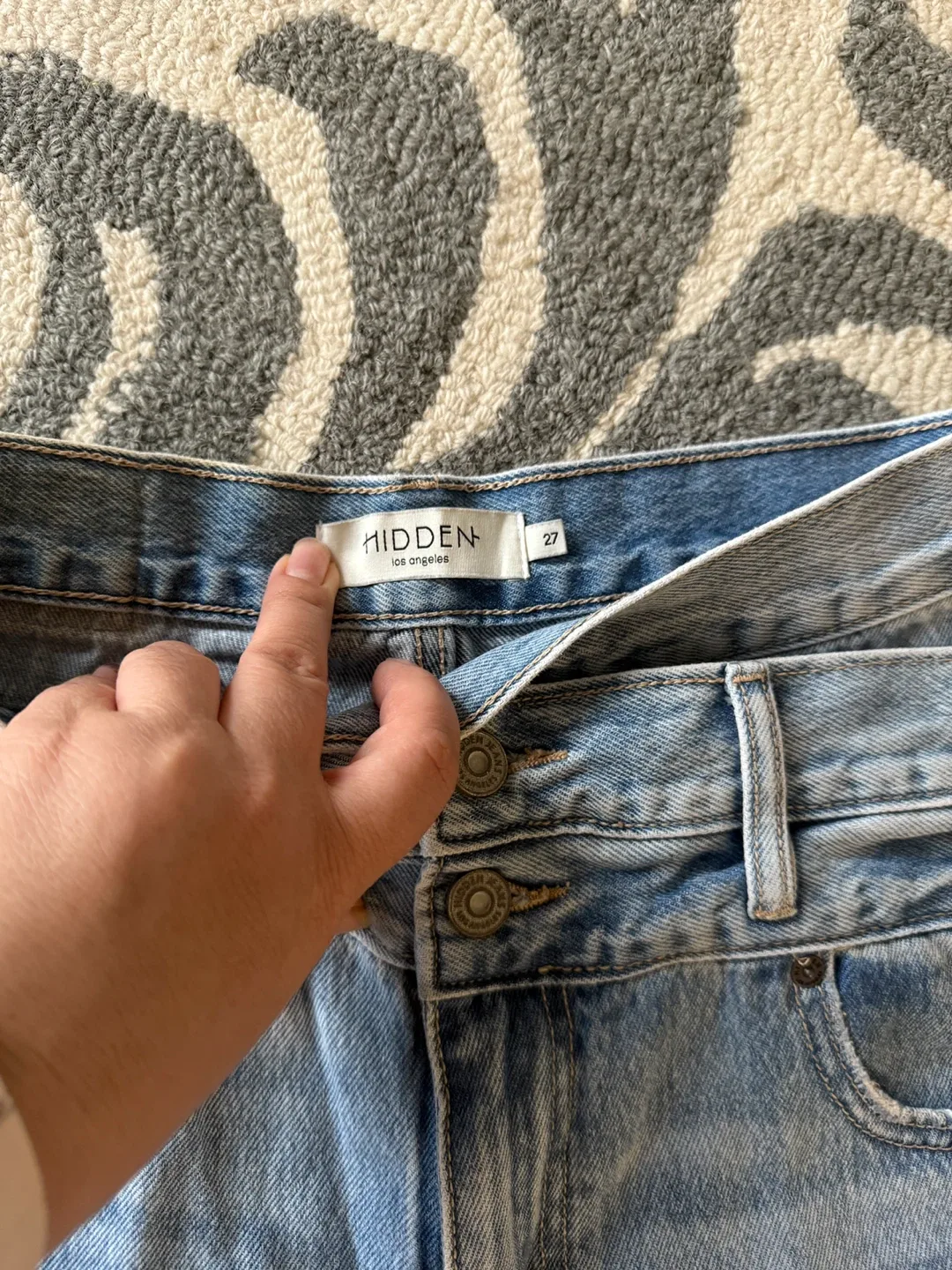 Hidden Los Angeles Distressed Jeans, Size 27 image indicator(4)