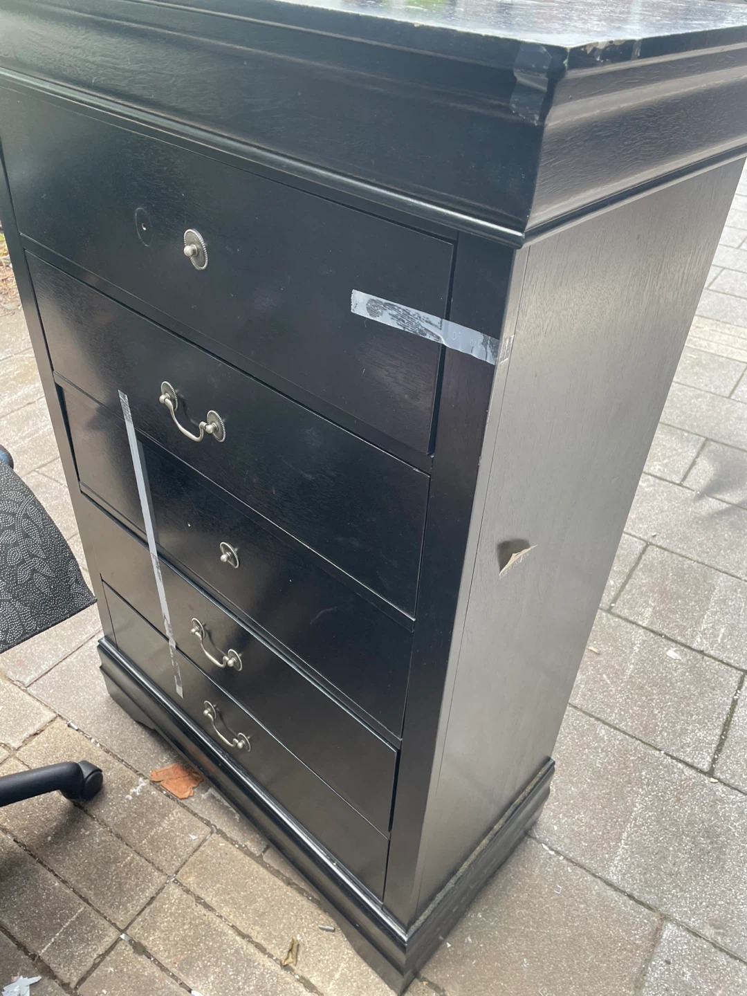 Black Wooden 5-Drawer Dresser
