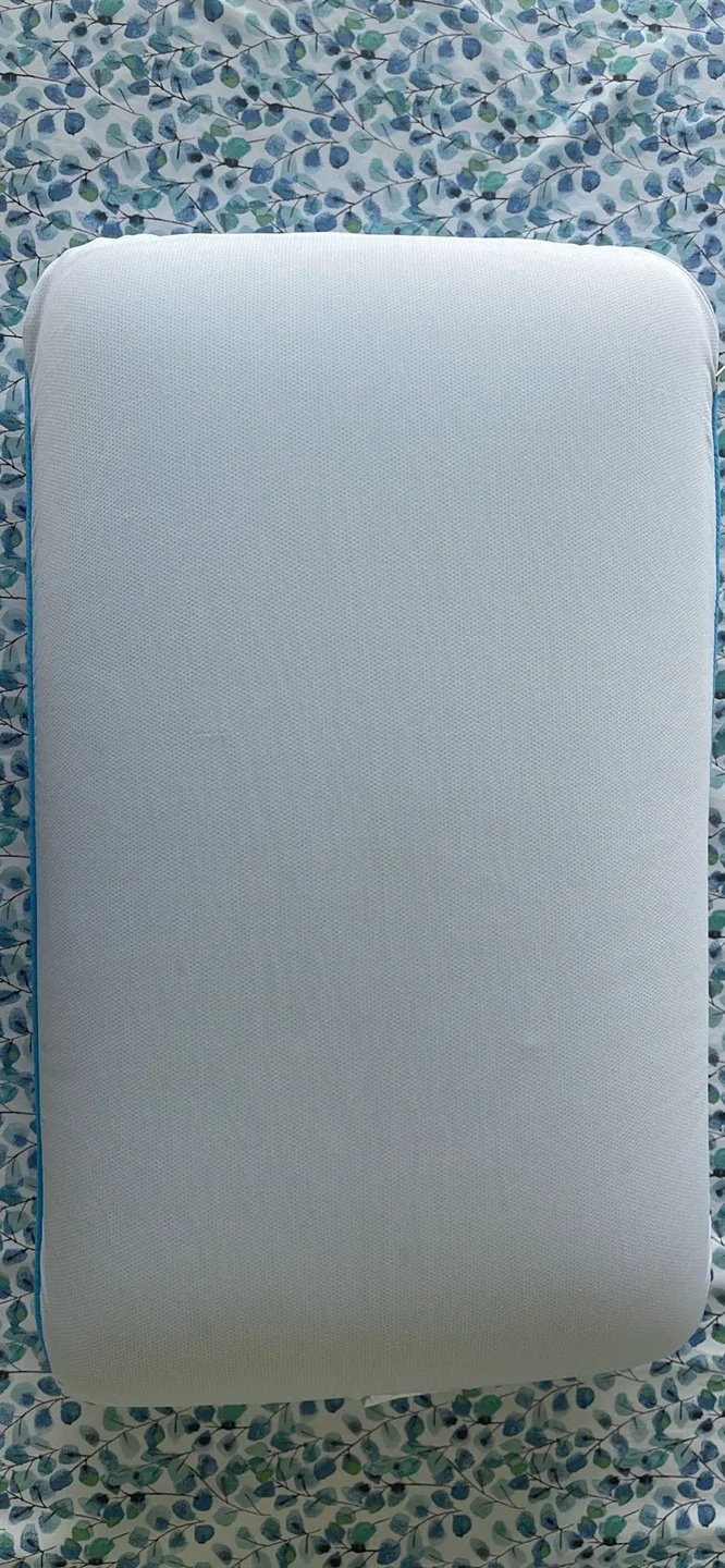 White Memory Foam Pillow