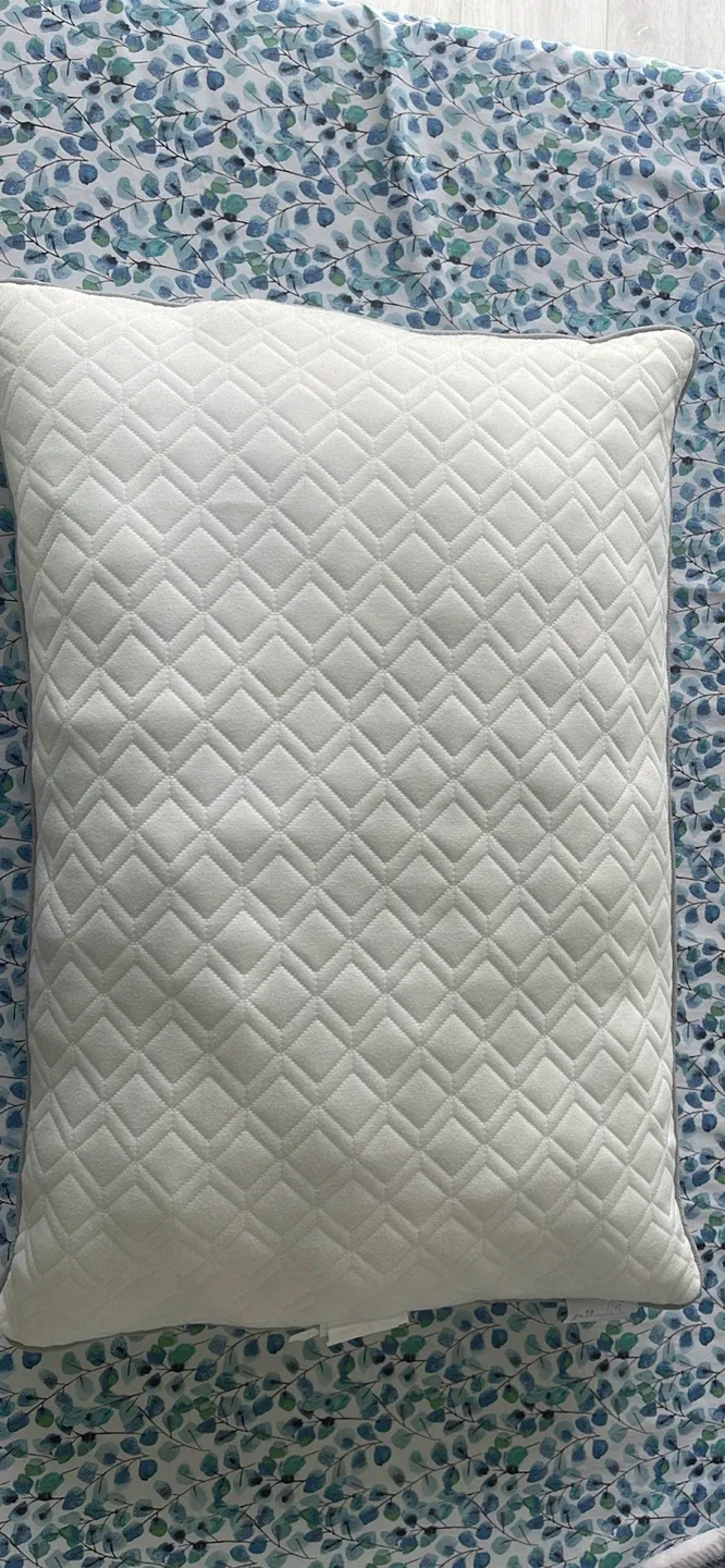 Pillow White
