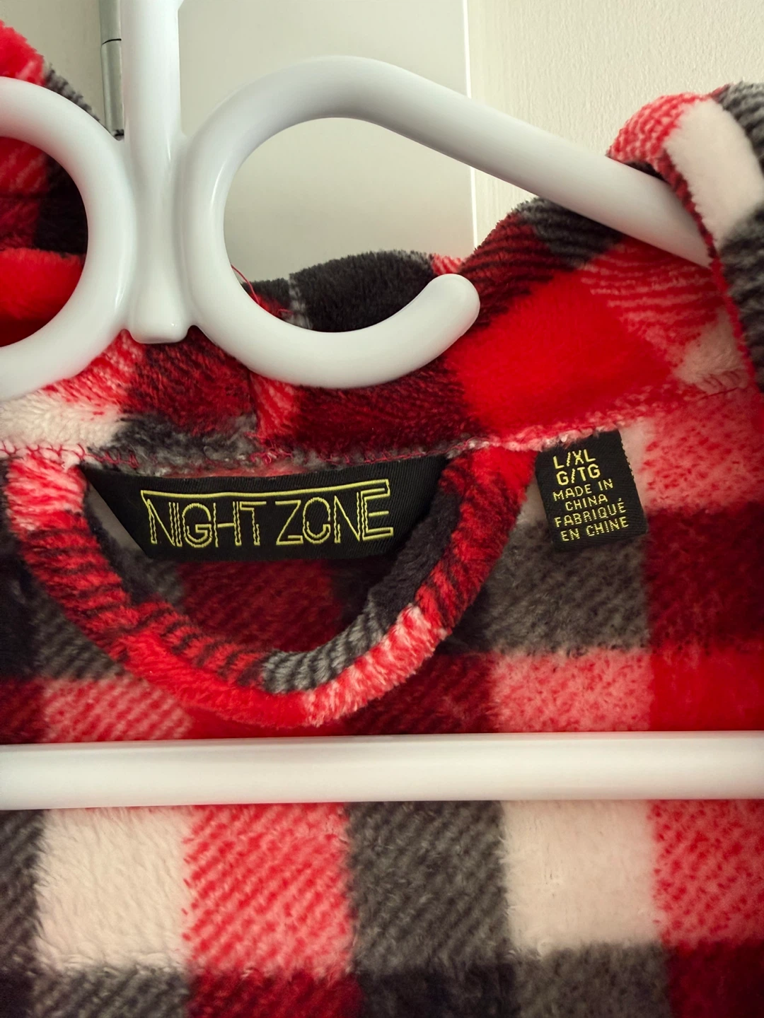 Night Zone Red Plaid Fleece Robe - L/XL - photo 3