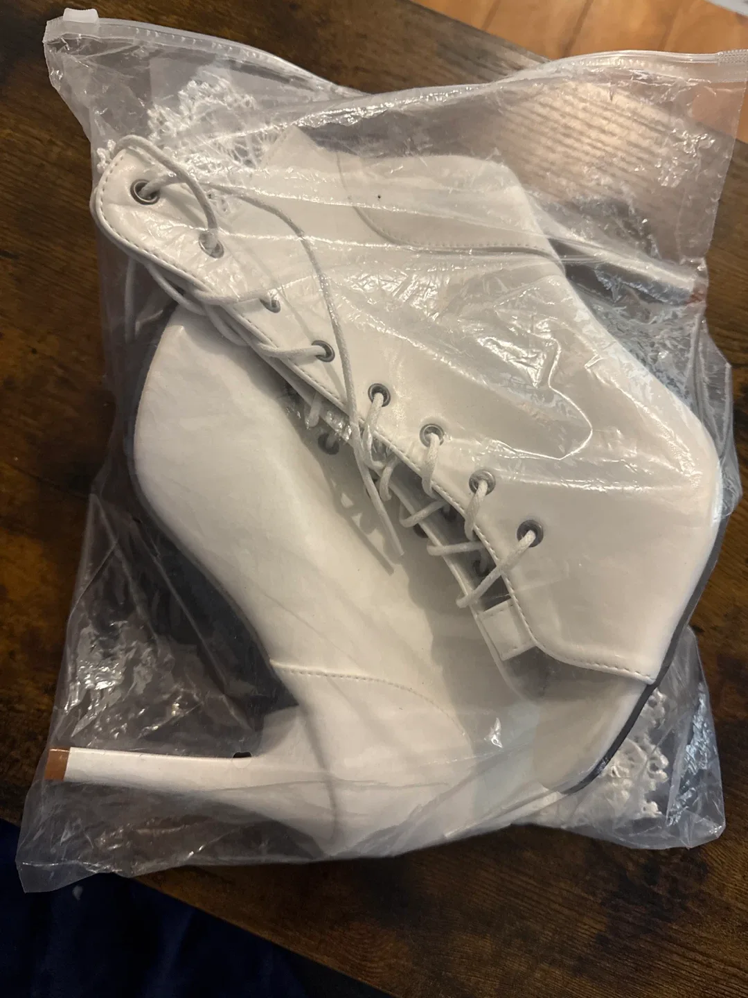 White Lace Up Heels Size 39 image indicator(6)