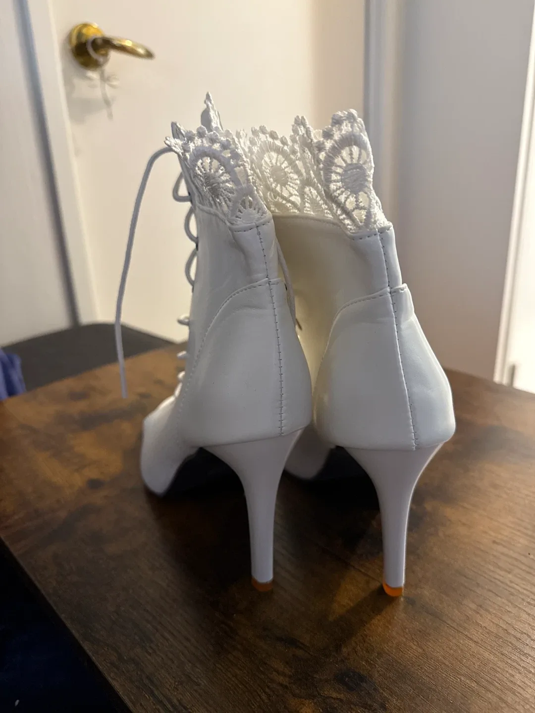 White Lace Up Heels Size 39 image indicator(4)