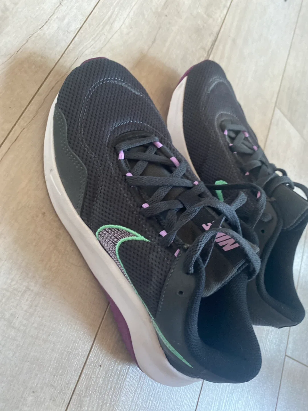 Brand new Nike Running Shoes - Women's Size 8