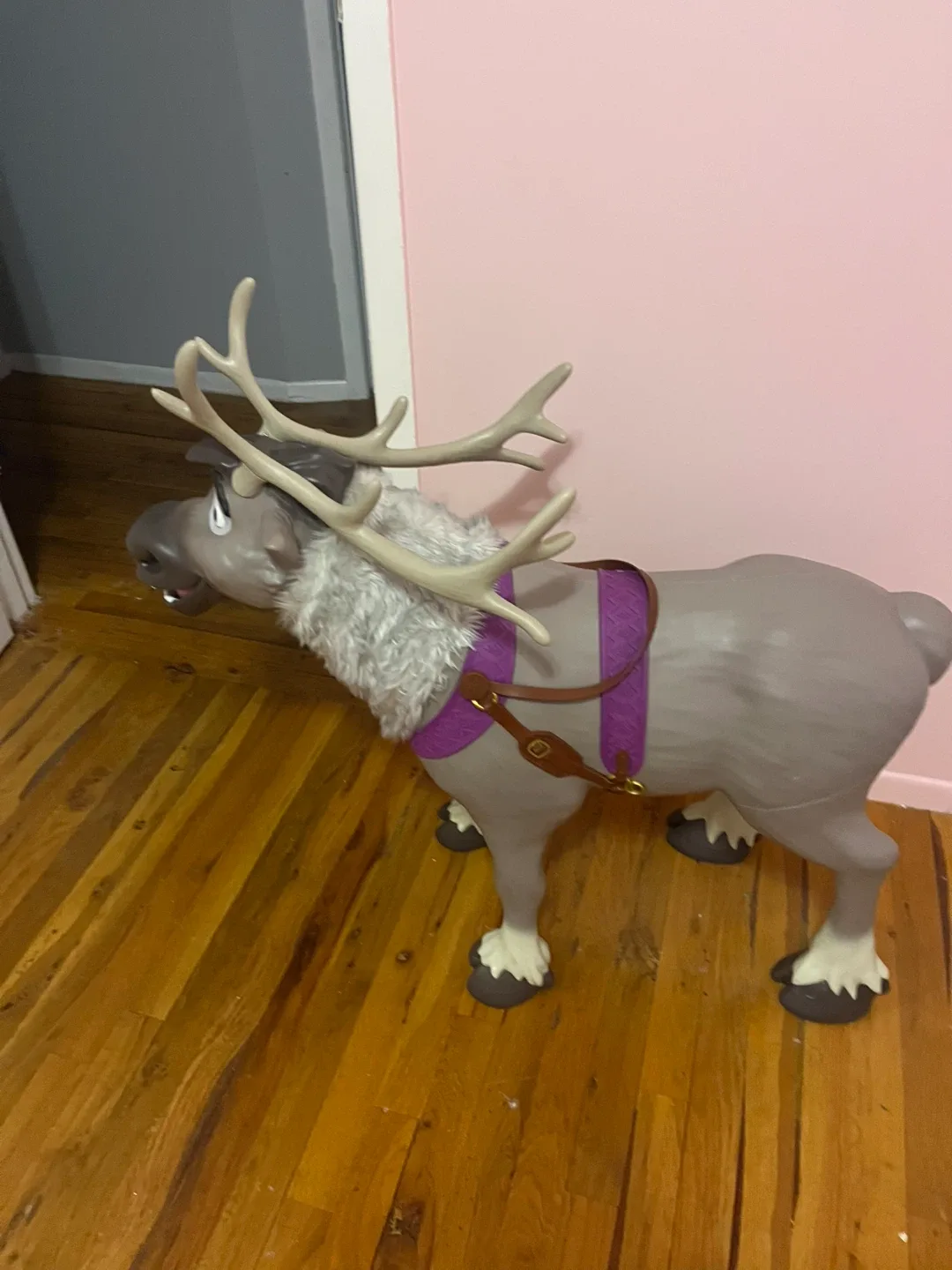 Disney Frozen Sven Ride-On Toy image indicator(3)