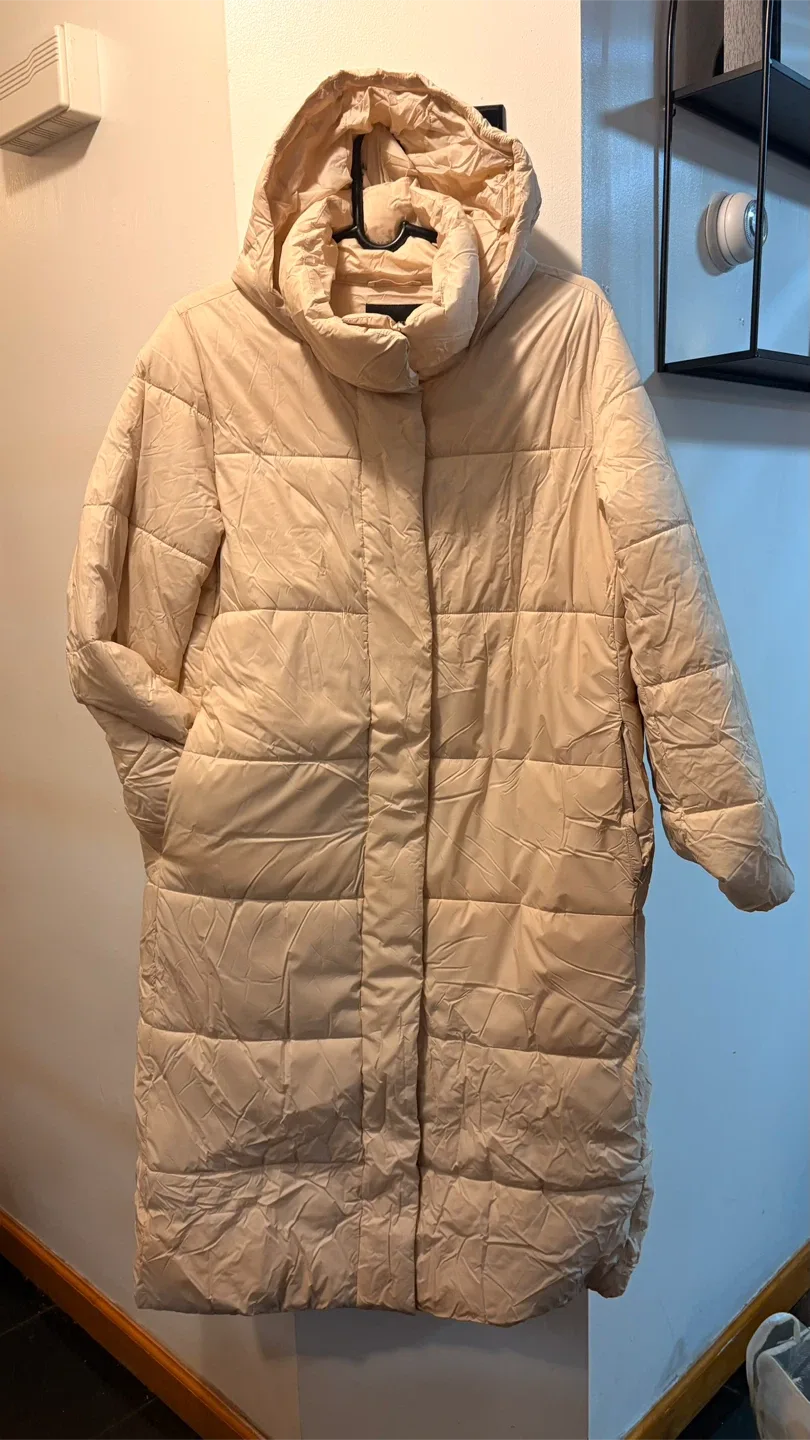 Banana Republic Long Puffer Coat – Cream (Women’s Large)