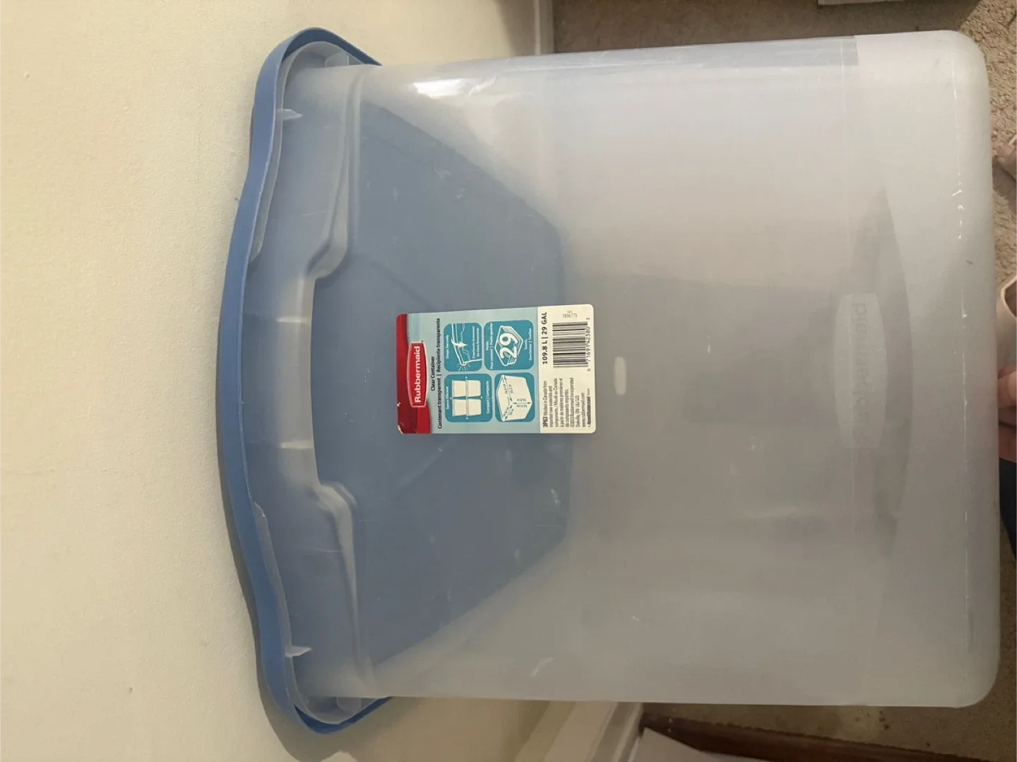 109L Rubbermaid Storage Bin + 3 New Organizing Baskets