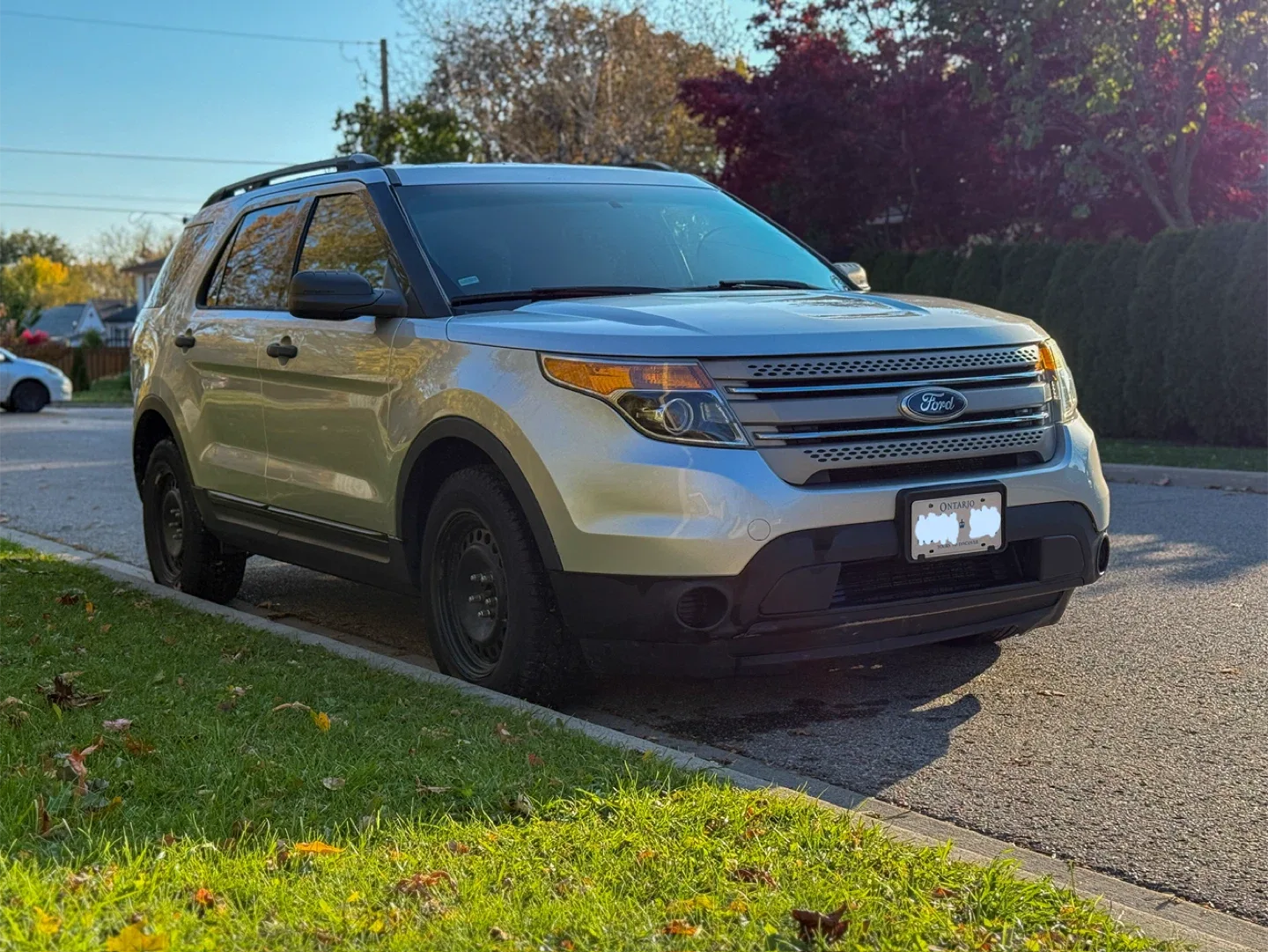 Ford Explorer SUV image indicator(3)
