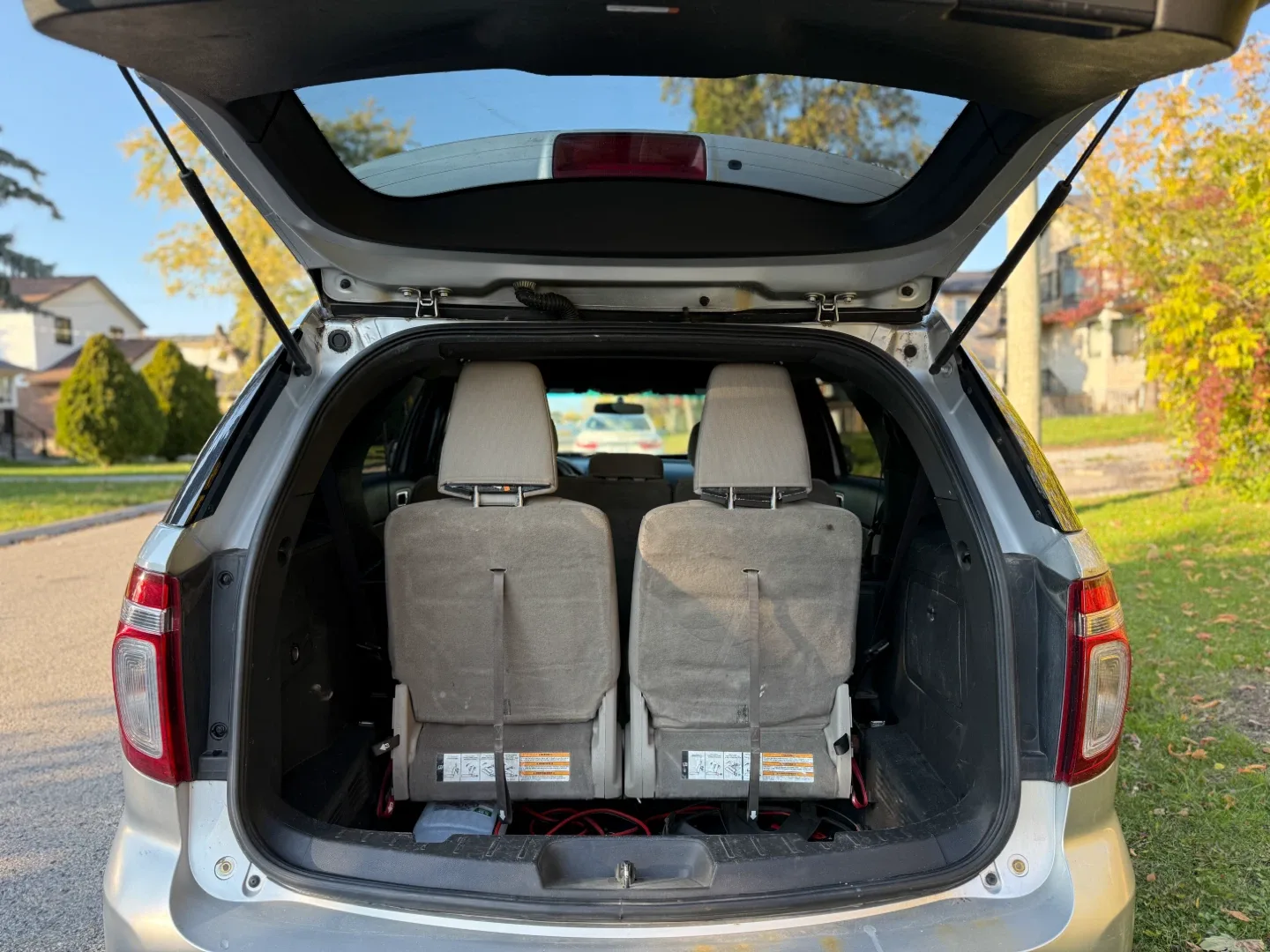 Ford Explorer SUV image indicator(8)