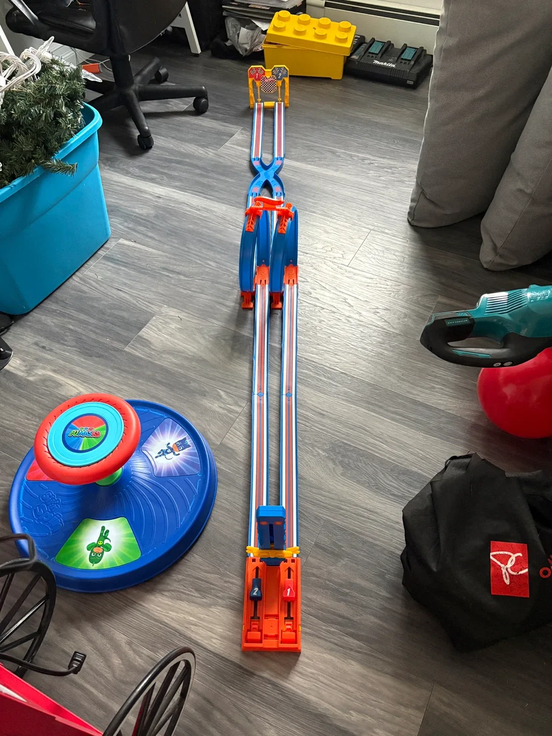 Hot Wheels Race Track