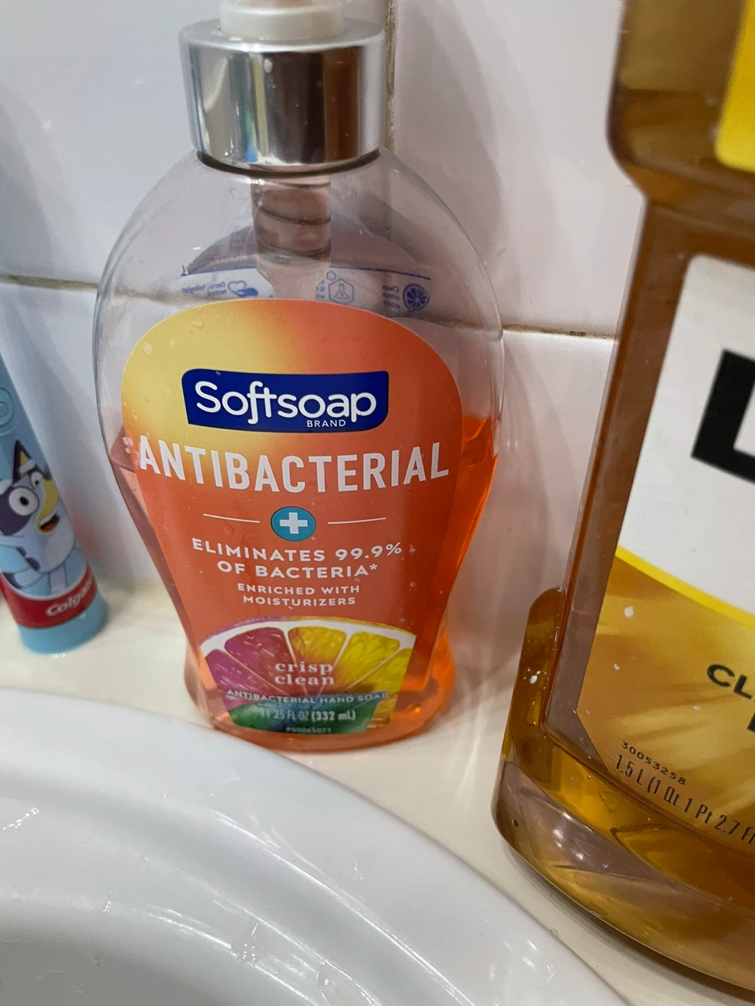Softsoap Antibacterial Hand Soap - Crisp Clean (332ml)