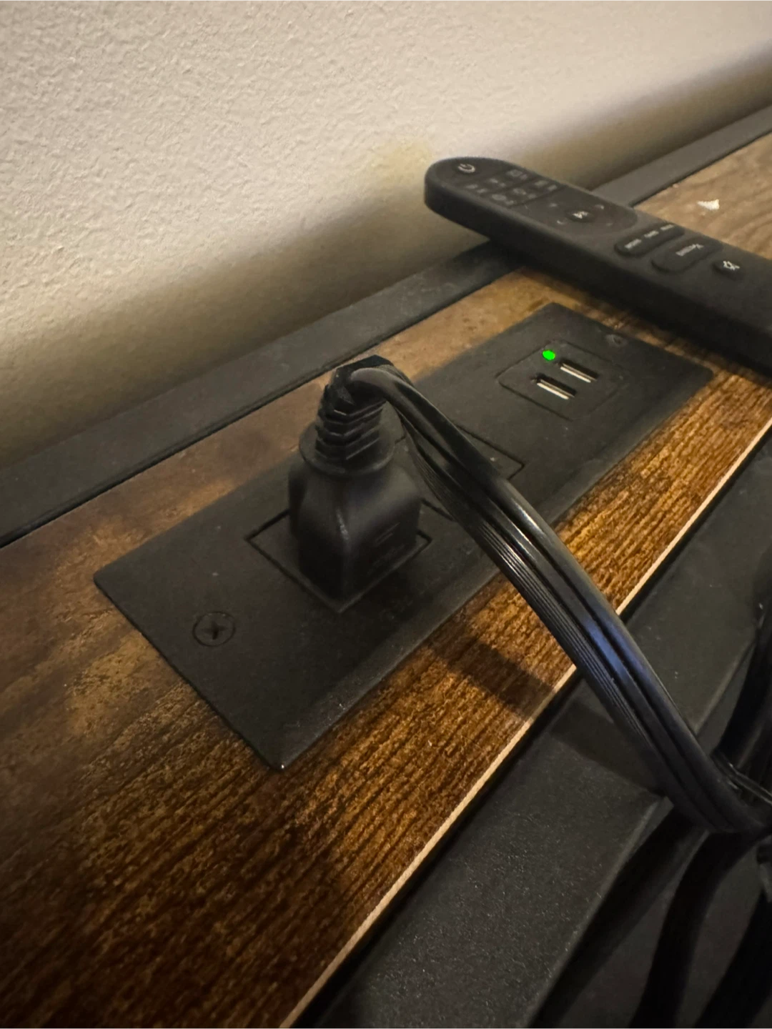 Queen Size mattress + Bed Frame with USB Ports - photo 2
