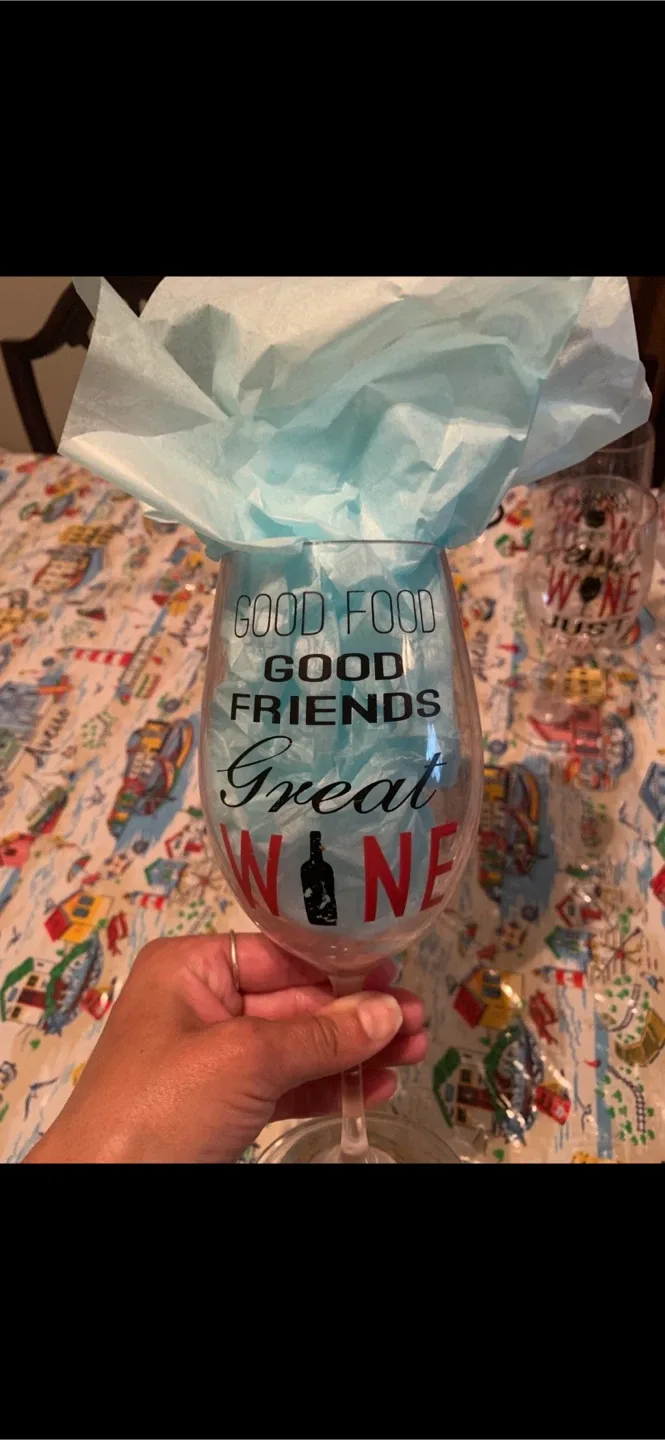 Wine Glasses & Wine Rack image indicator(2)