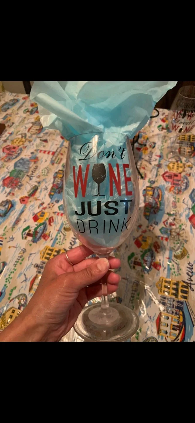 Wine Glasses & Wine Rack image indicator(3)