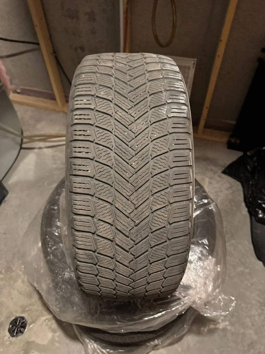 Michelin X-Ice Snow 235/45R18 Tire Set