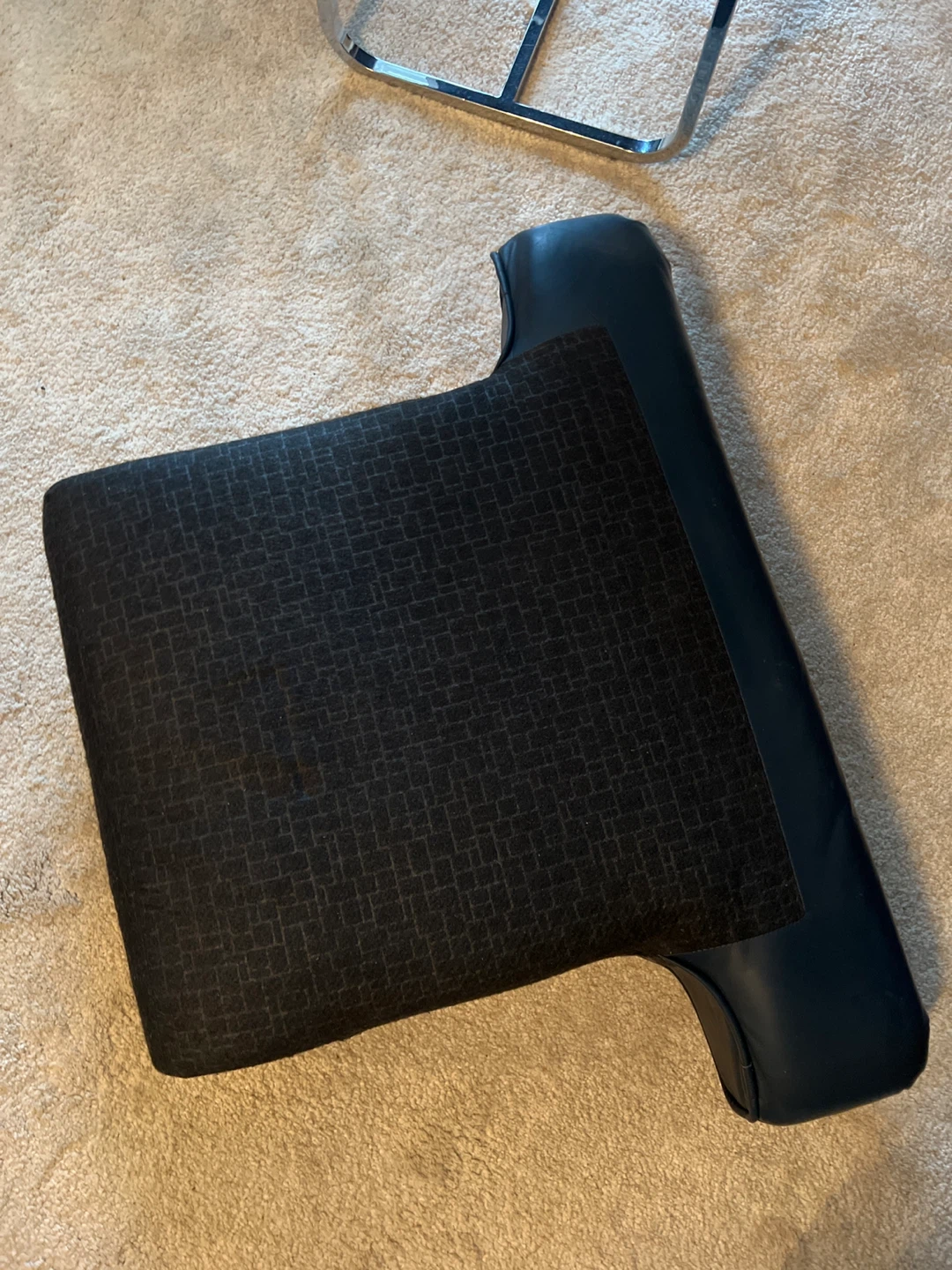 Genuine Thick Leather Armchair – Excellent Condition - photo 4