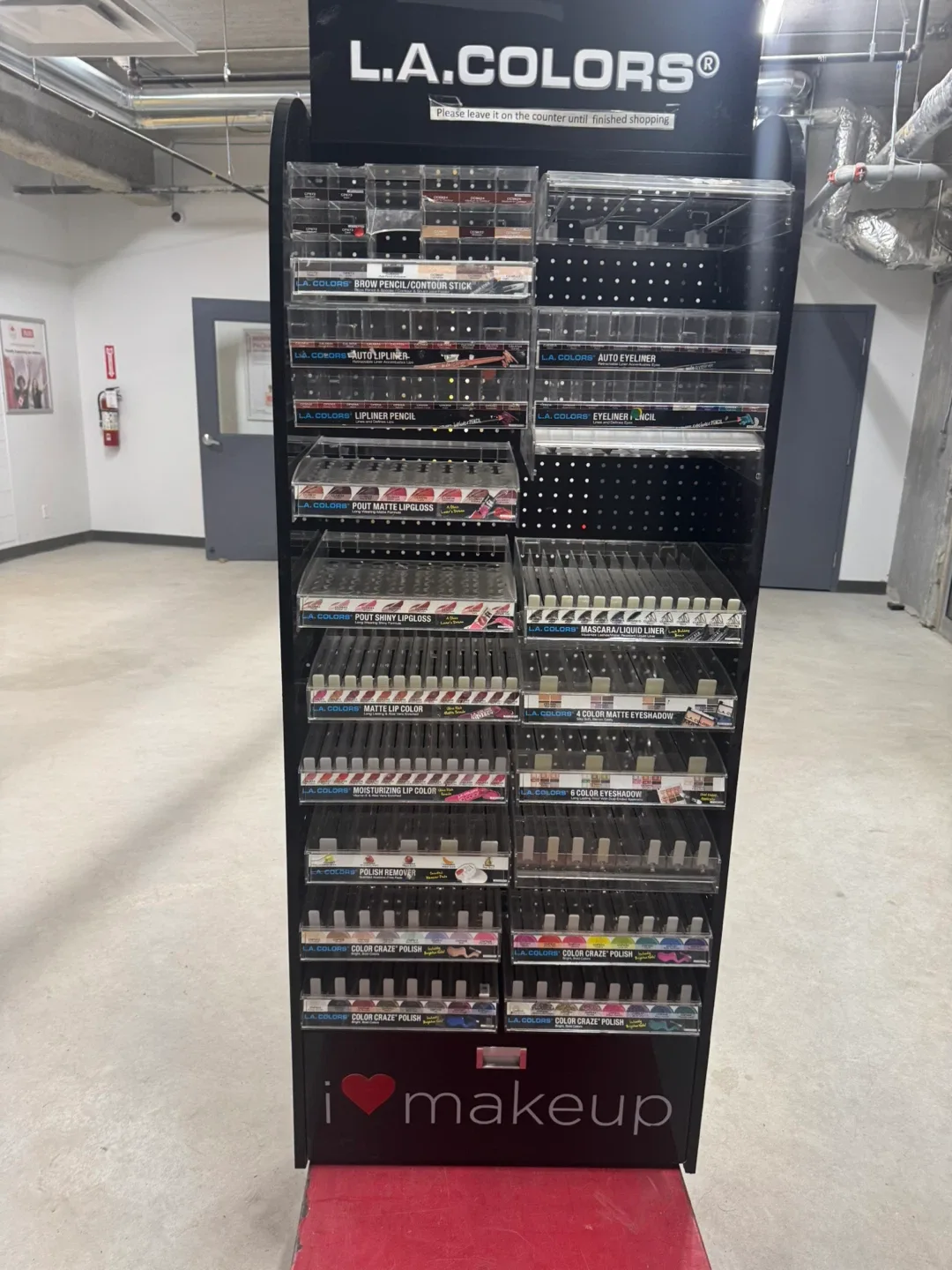 Makeup stand for retail shop or spa/parlour