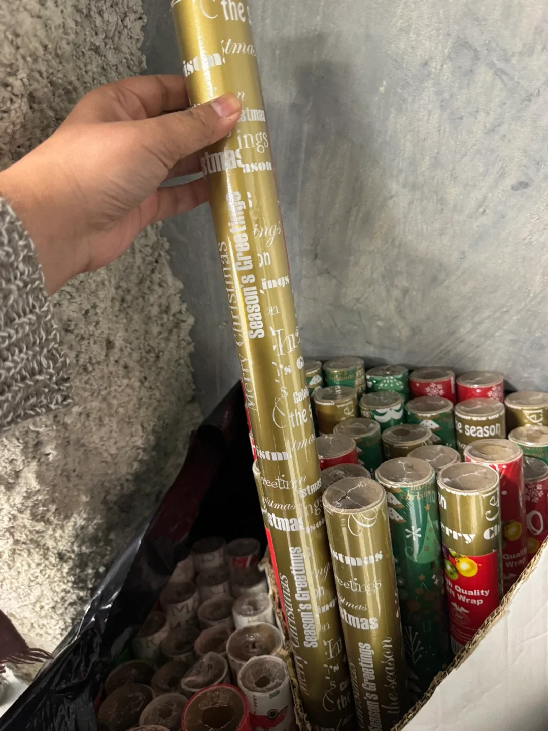 Wrapping Paper Rolls - Christmas Themes image indicator(5)