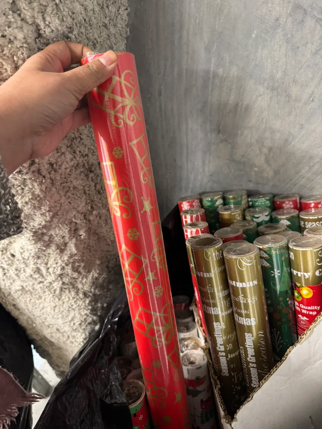 Wrapping Paper Rolls - Christmas Themes image indicator(4)