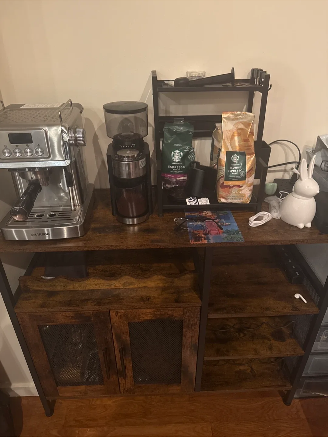 Bar table + bartending kit