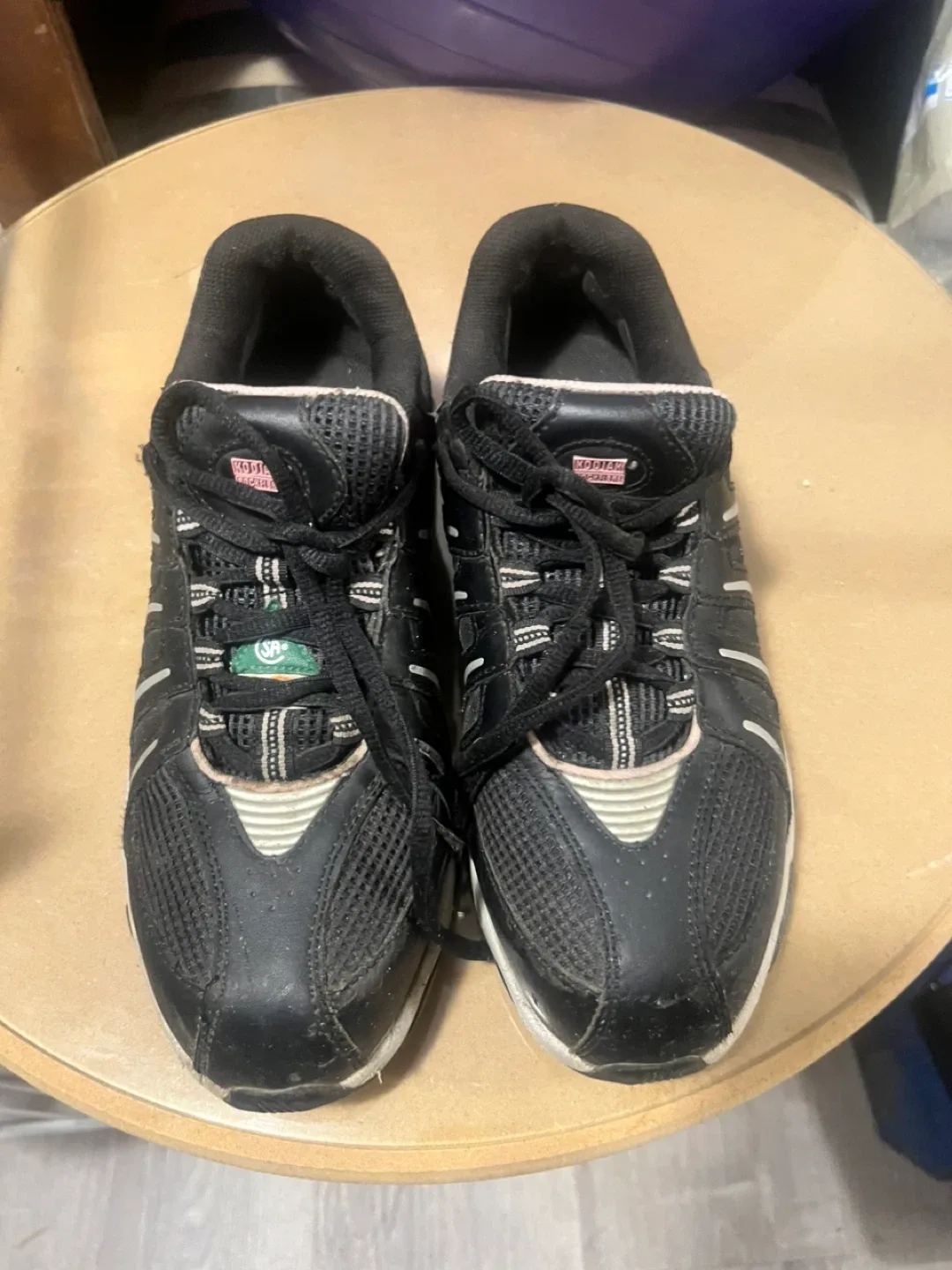 Women’s Safety work shoes size 8