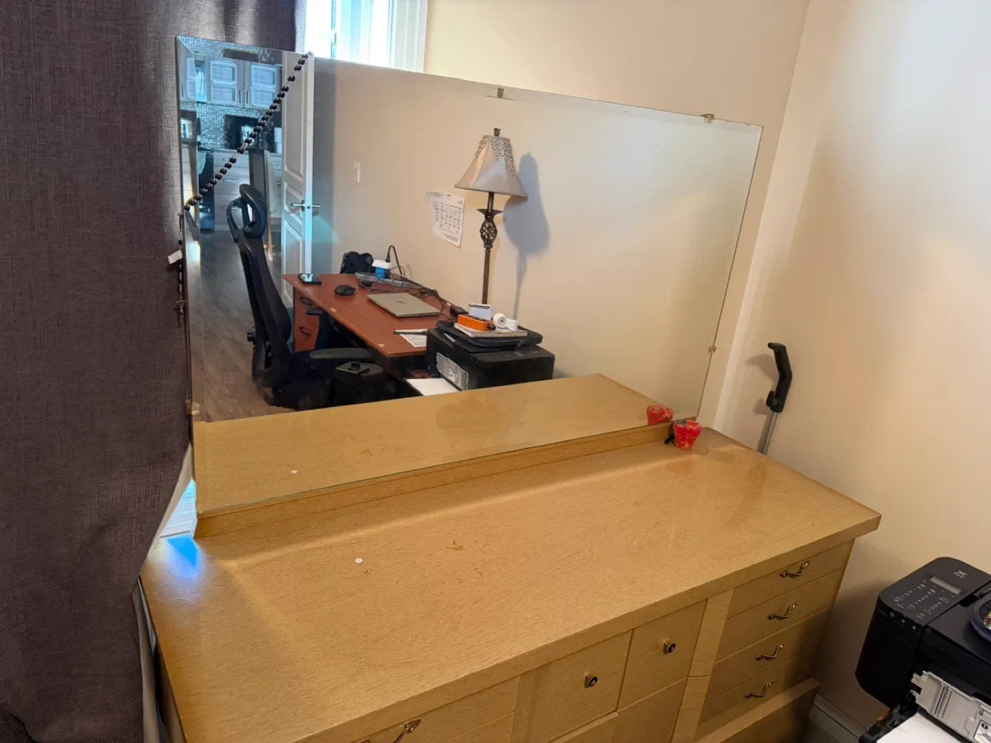 Vintage Dresser with Mirror image indicator(2)