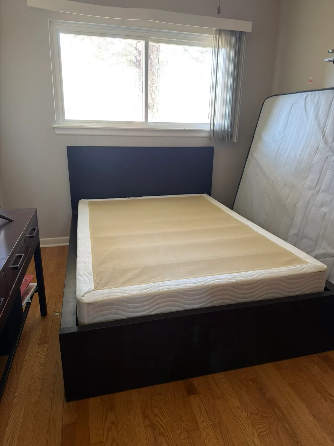 Full Size Bed Frame With box and mattress - Black