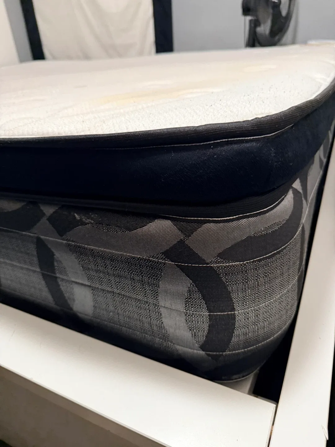 Sleep In Mattress Inc. Velvet Rose Mattress image indicator(4)