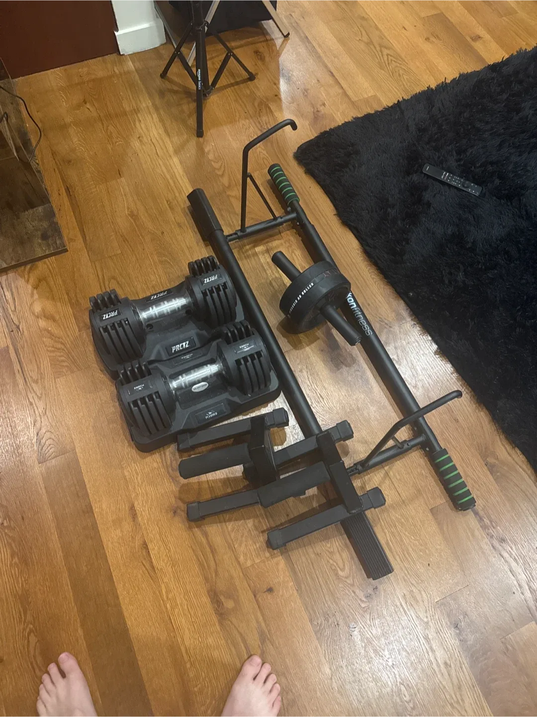 Adjustable Dumbbells & Vonfit Fitness Ab Roller