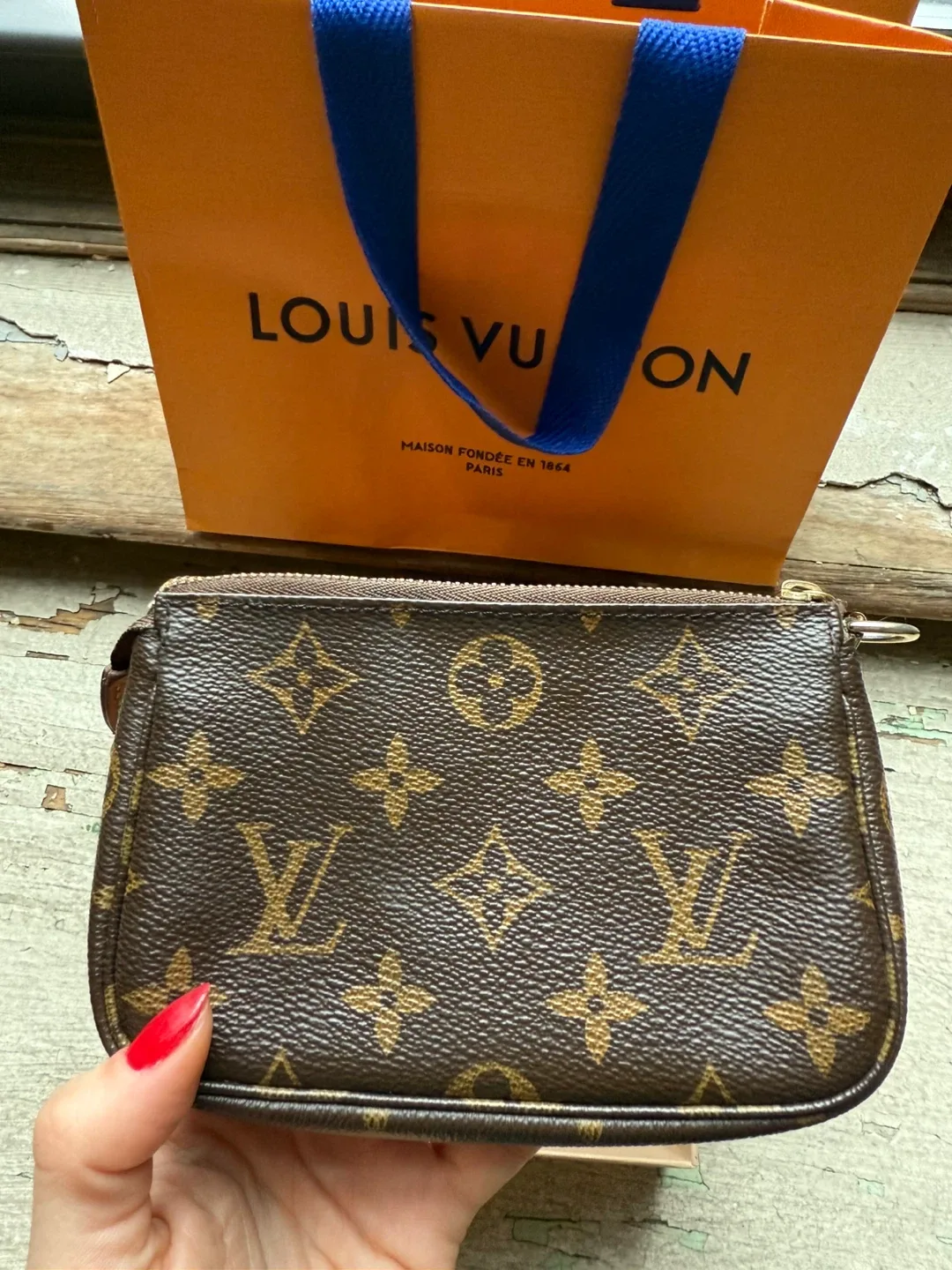 Louis Vuitton Monogram Key Pouch wallet image indicator(3)