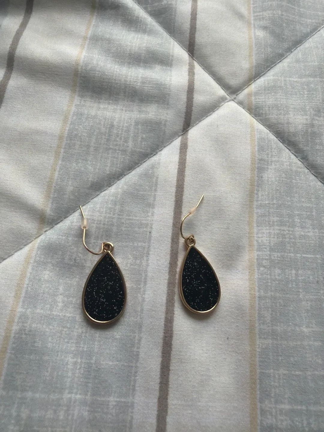 Black Teardrop Dangle Earrings
