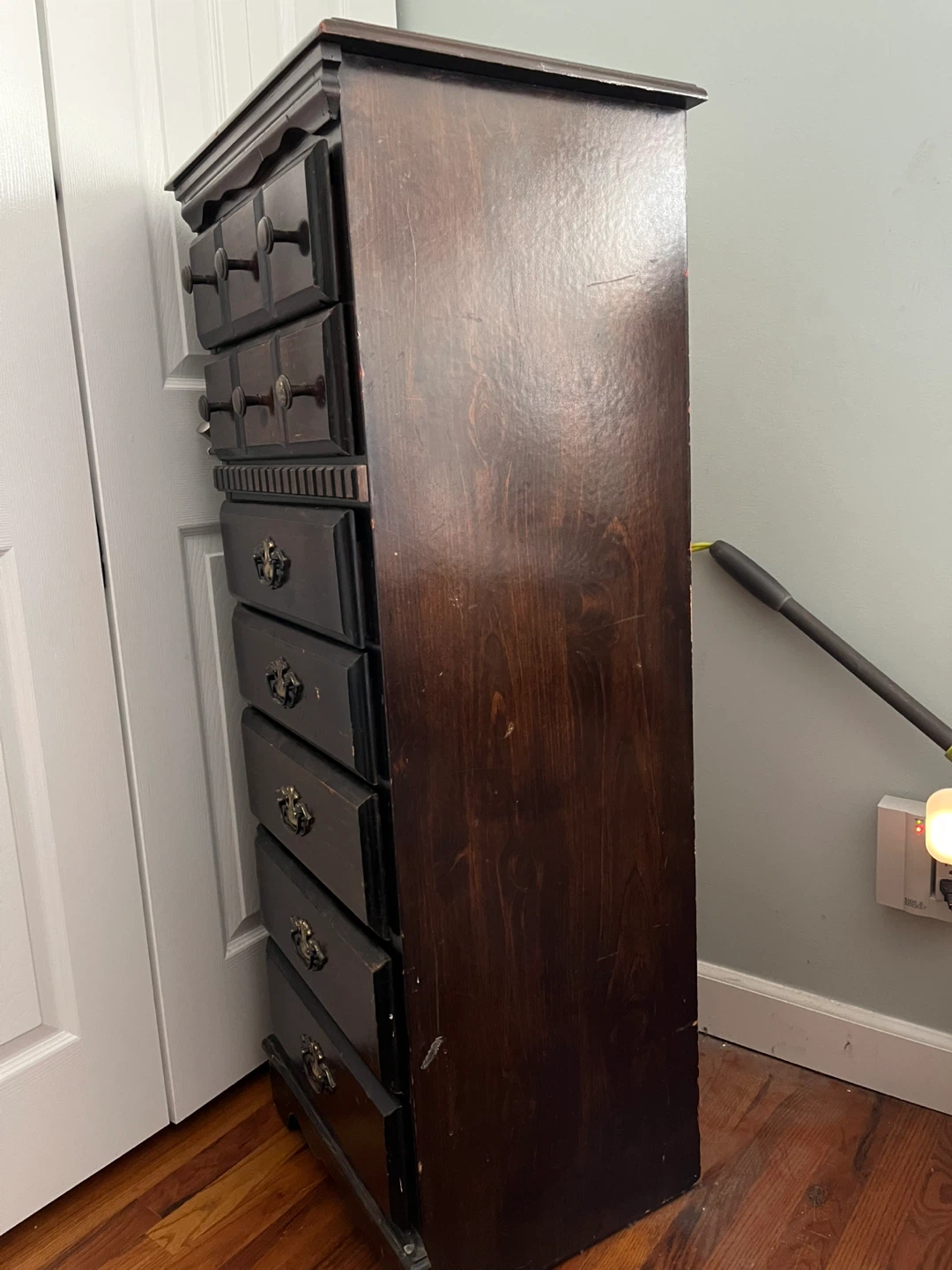 Wooden 8-Drawer Dresser - photo 3