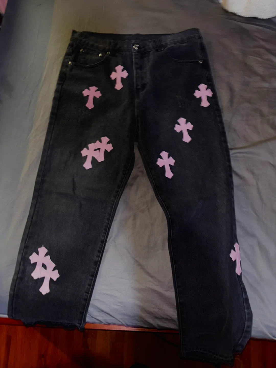 chrome hearts / levi’s pink cross jeans image indicator(4)