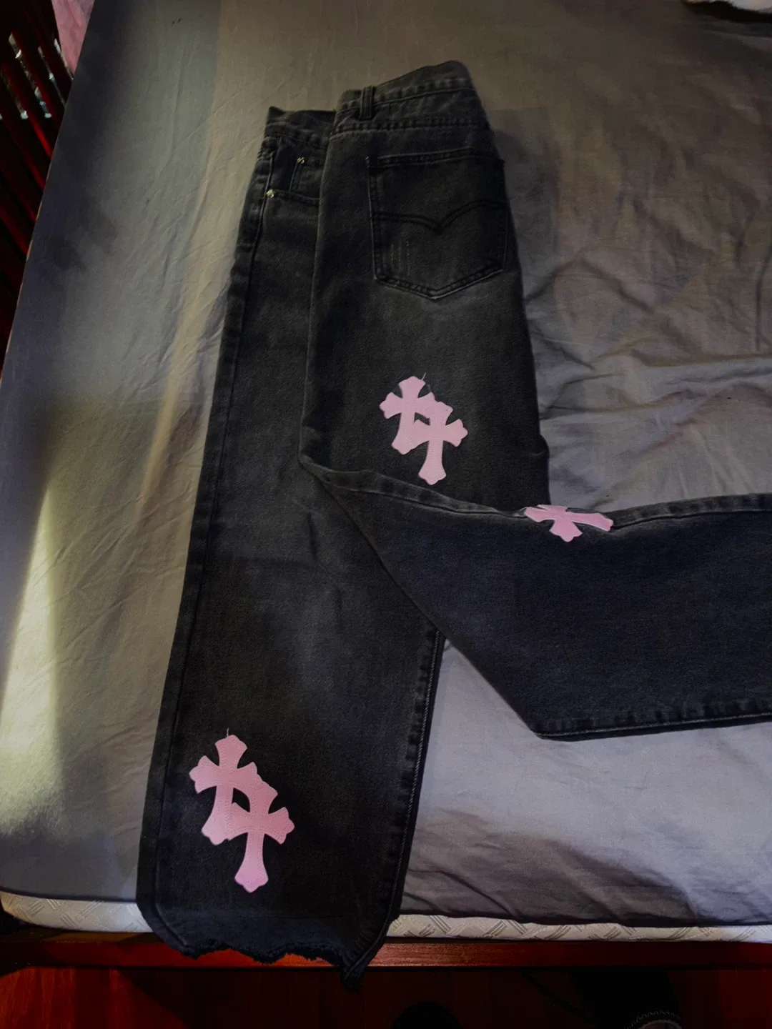 chrome hearts / levi’s pink cross jeans image indicator(3)