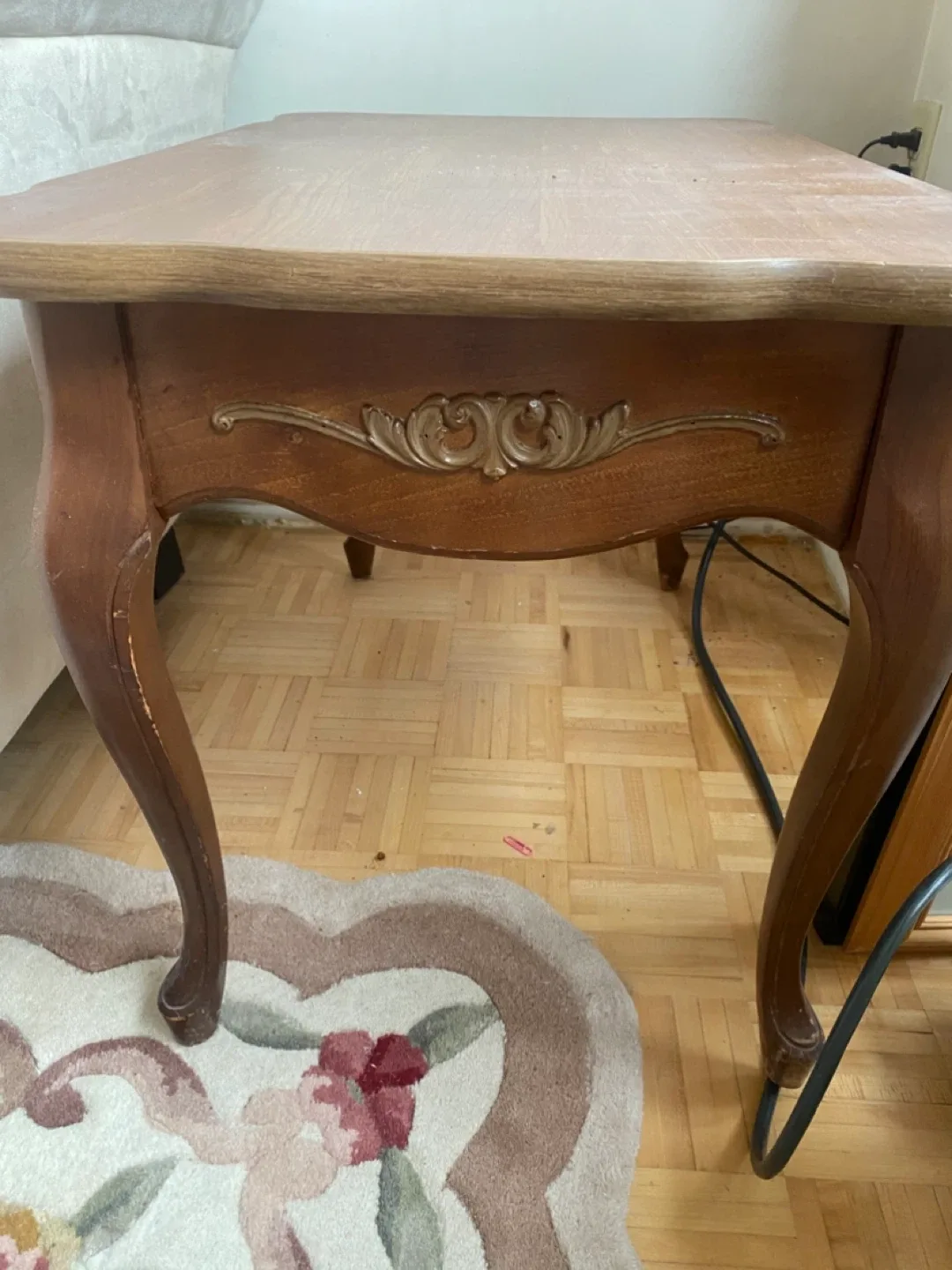 Set of 2 Side Tables image indicator(4)