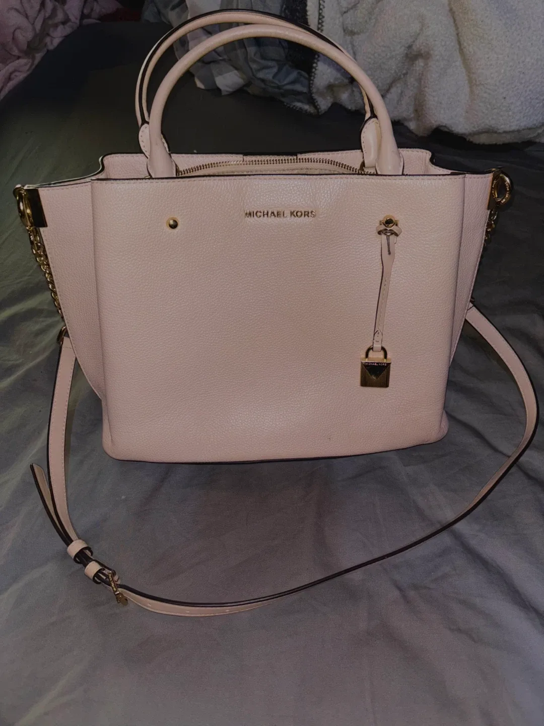 Michael Kors Pink Leather purse image indicator(2)